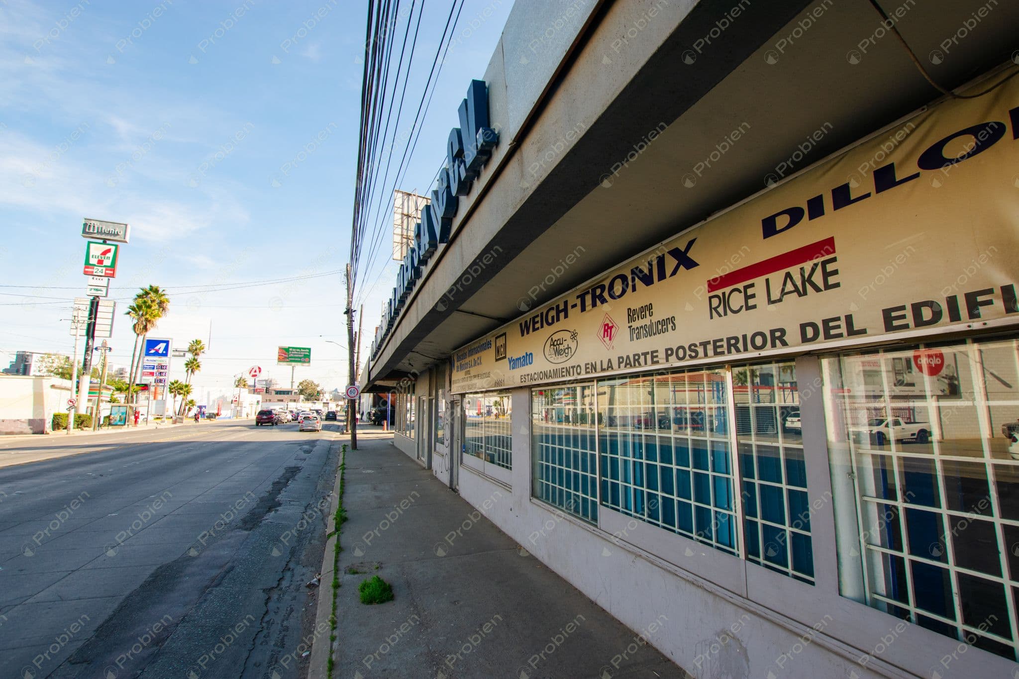 Local comercial en renta sobre Blvd. Agua Caliente, Tijuana, con amplio frente