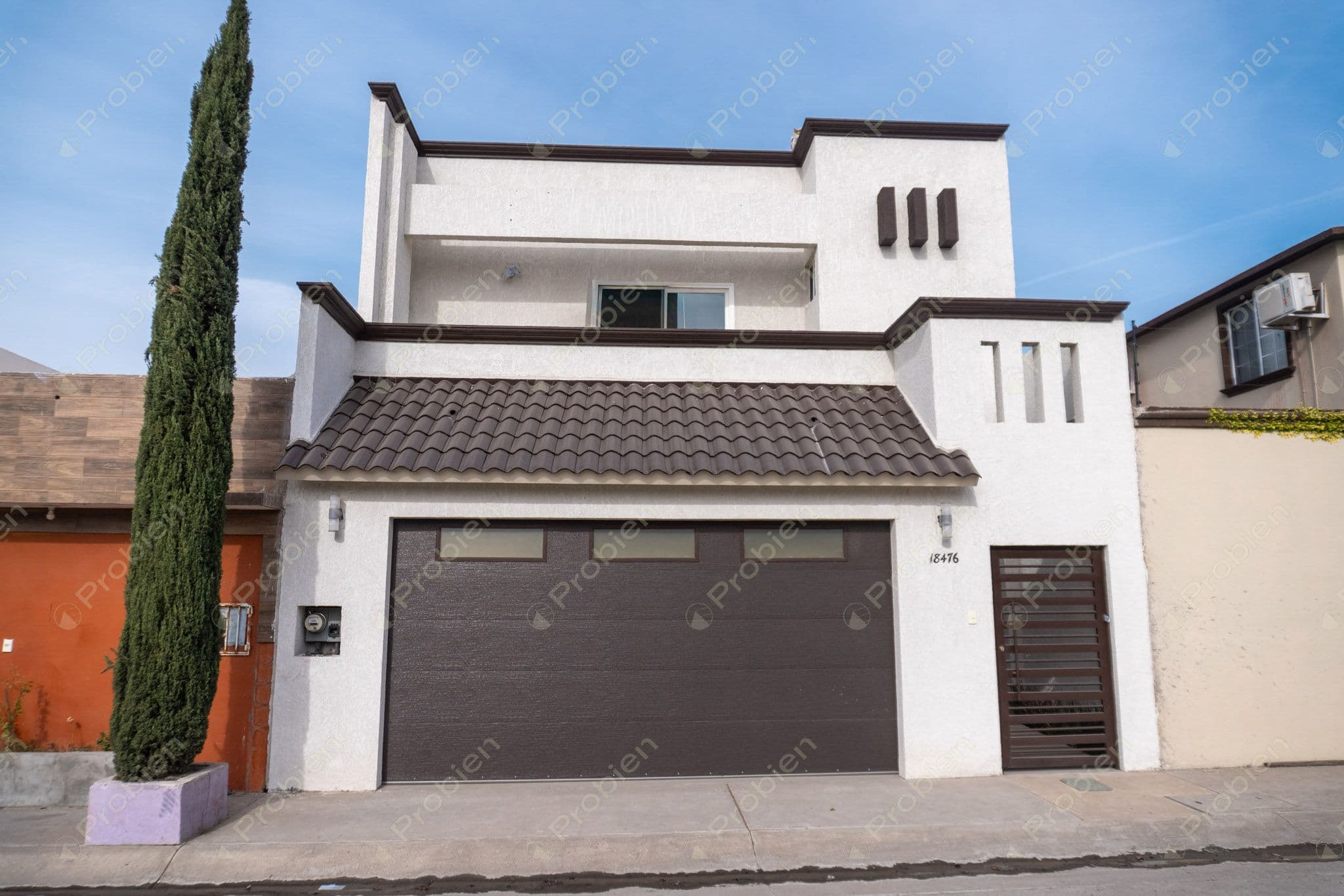 Casa en venta de 4 recámaras y 3 niveles en Terrazas de la Presa