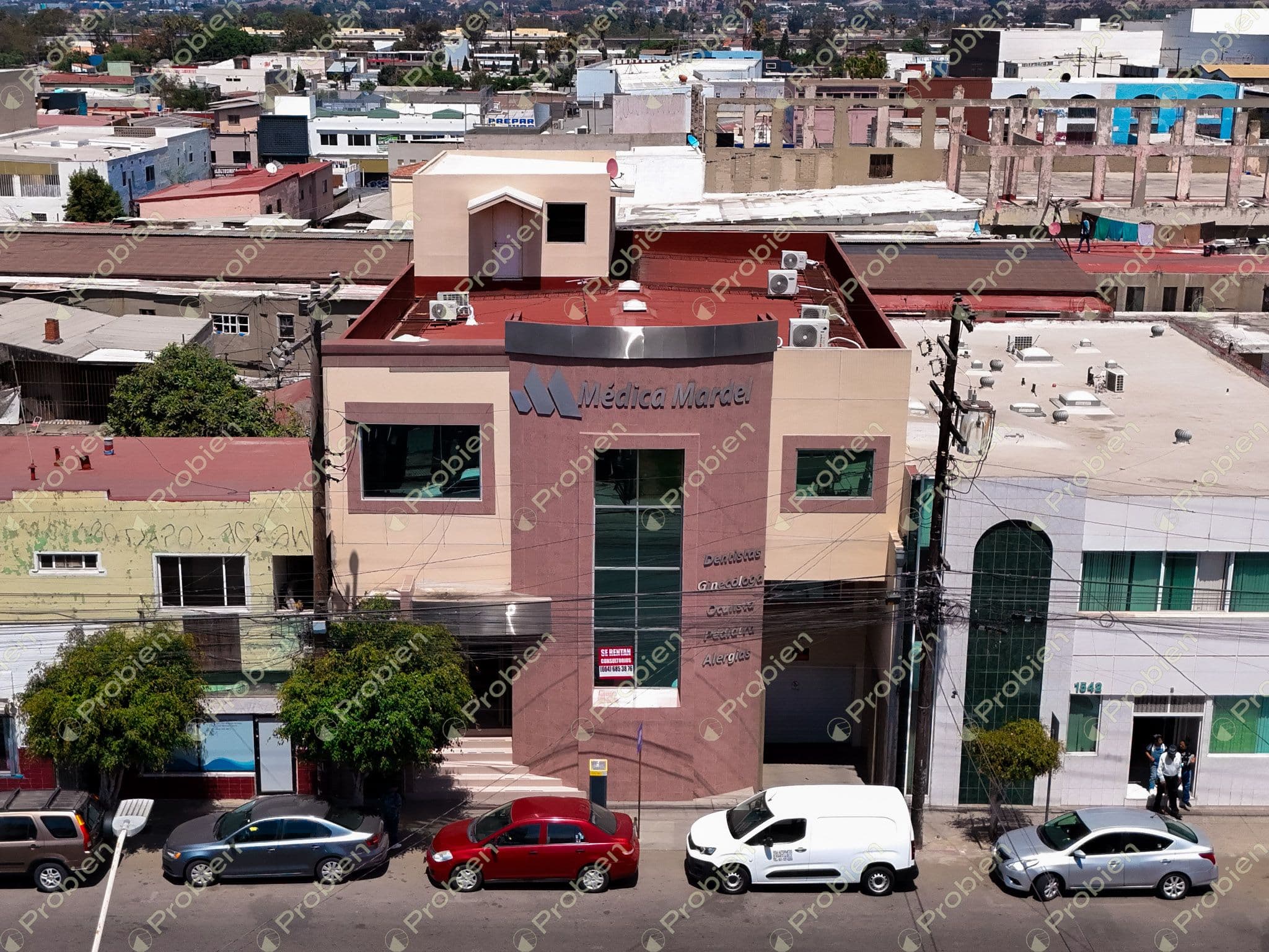Edificio en Venta en Zona Centro de Tijuana – 8 Consultorios, Estacionamiento y Penthouse