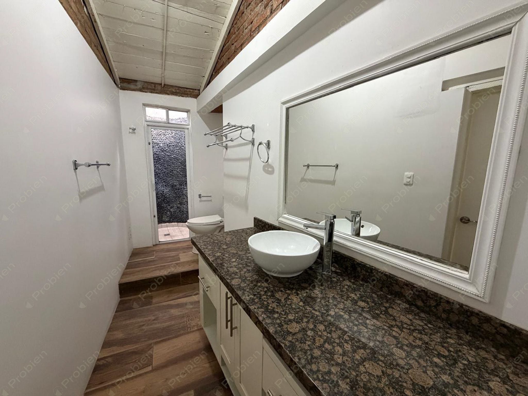 Casa en Renta en Lomas de Aguacaliente – Zona Residencial Tranquila y Bien Ubicada - Foto 19 de 24