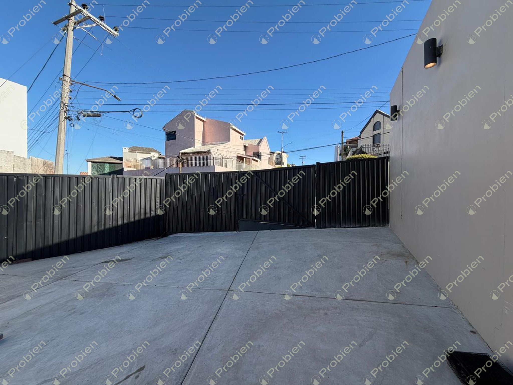 Casa en Renta en Lomas de Aguacaliente – Zona Residencial Tranquila y Bien Ubicada - Foto 23 de 24