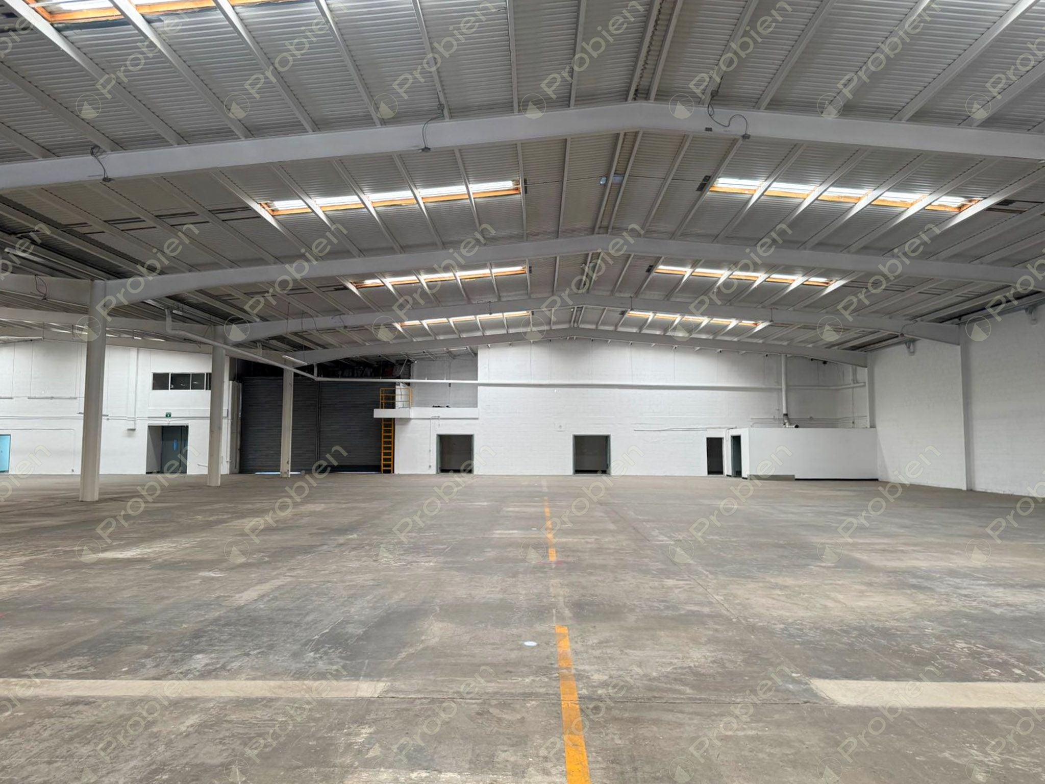 Nave Industrial en Renta de 3,826.74 m² en Blvd. Insurgentes – Ubicación Estratégica y Gran Conectividad - Foto 2 de 12