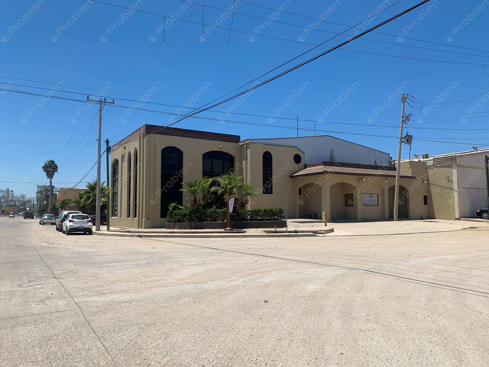 Bodega y Oficinas en Renta – Garita de Otay, Esquina con Alto Flujo Vehicular - Foto 1 de 7