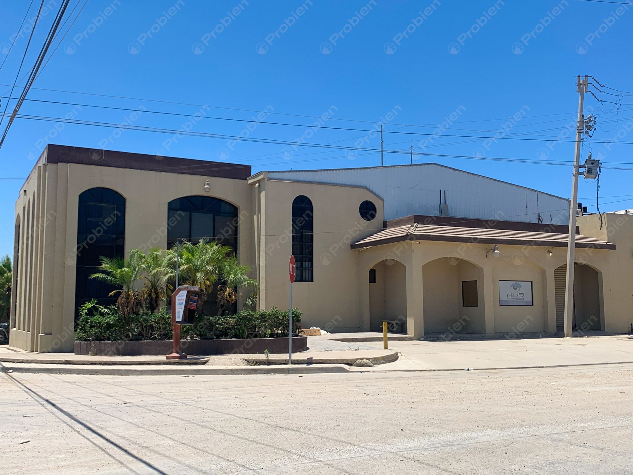 Bodega y Oficinas en Renta – Garita de Otay, Esquina con Alto Flujo Vehicular - Foto 2 de 7