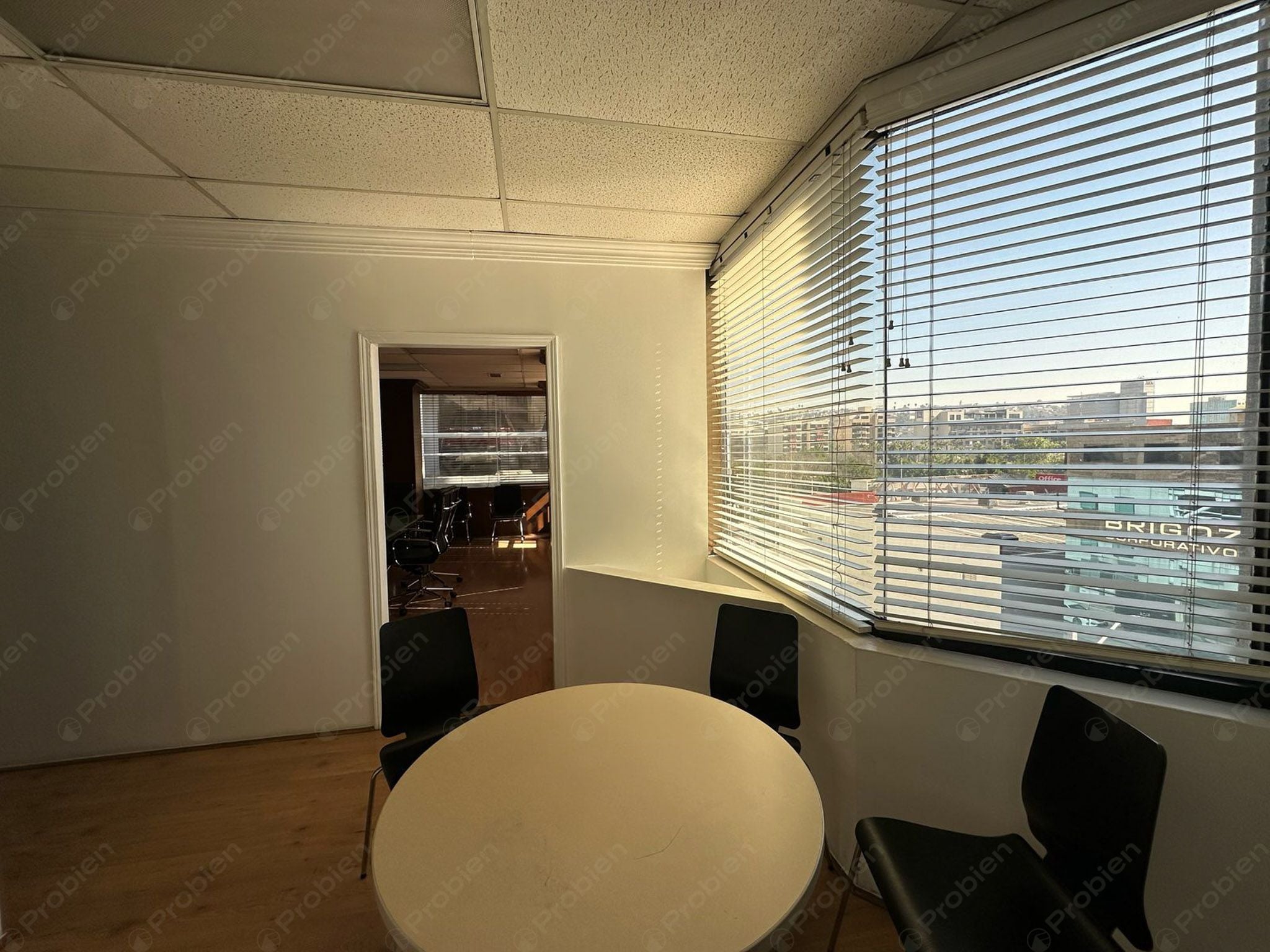 Oficina penthouse en Renta en Zona Río - Ubicación Estratégica cerca de Paseo de los Héroes con vista a la ciudad - Foto 15 de 18