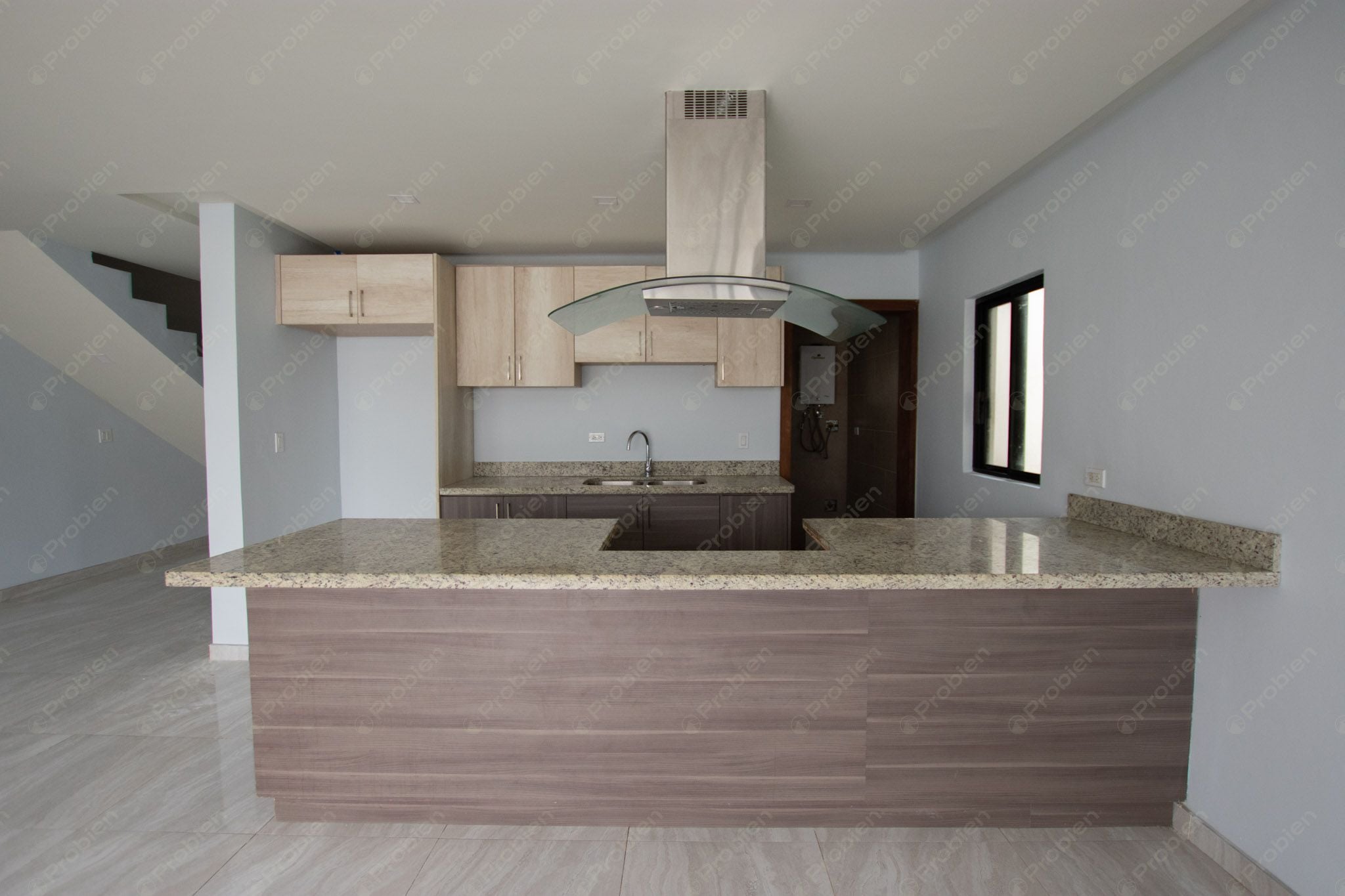 Moderna Casa en Renta en Rosarito – 3 Niveles, Terraza y Amplio Patio - Foto 11 de 22