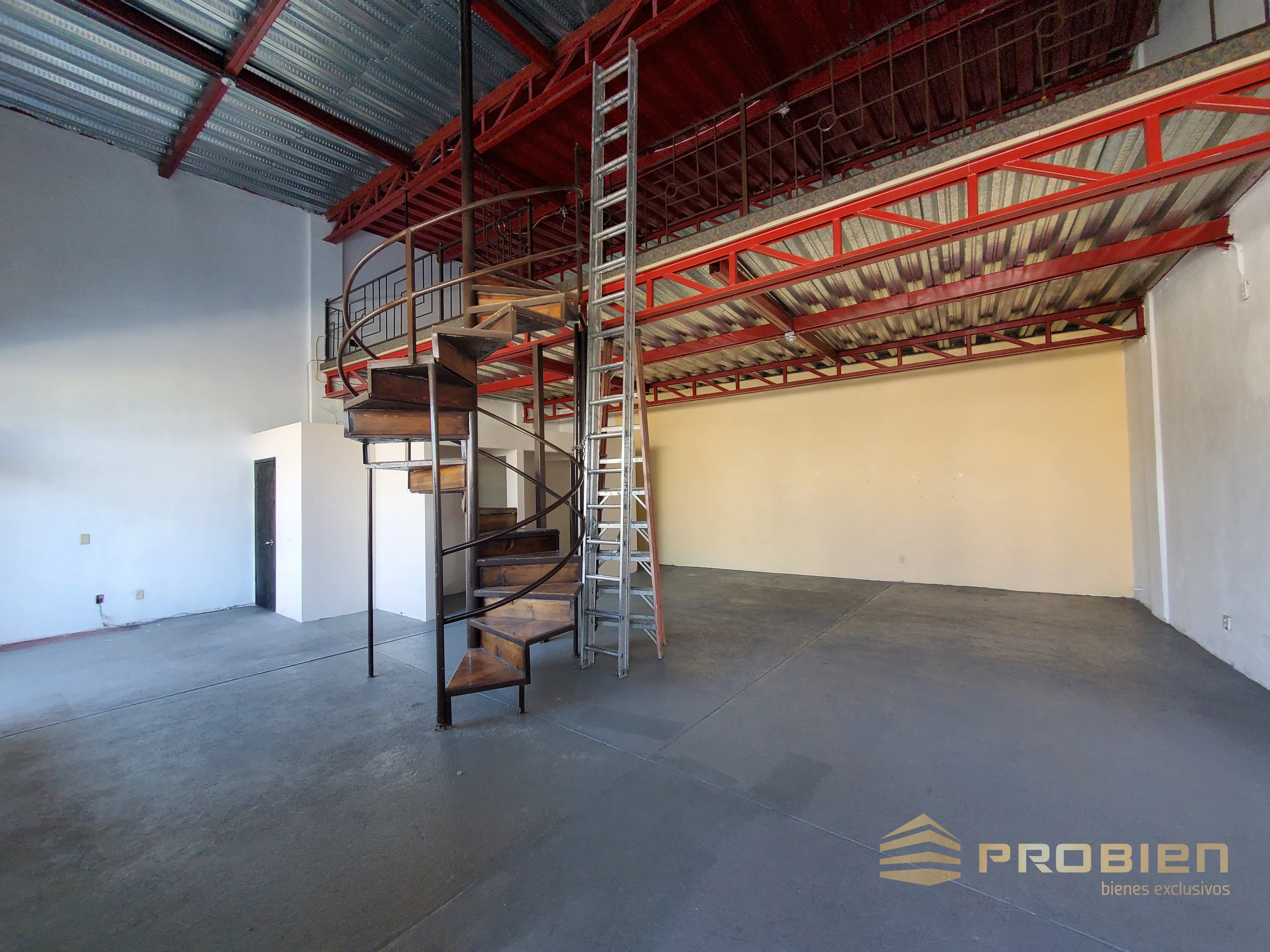 Plaza comercial en renta- Col. Aeropuerto  (Plaza Libertad)  - Foto 5 de 9