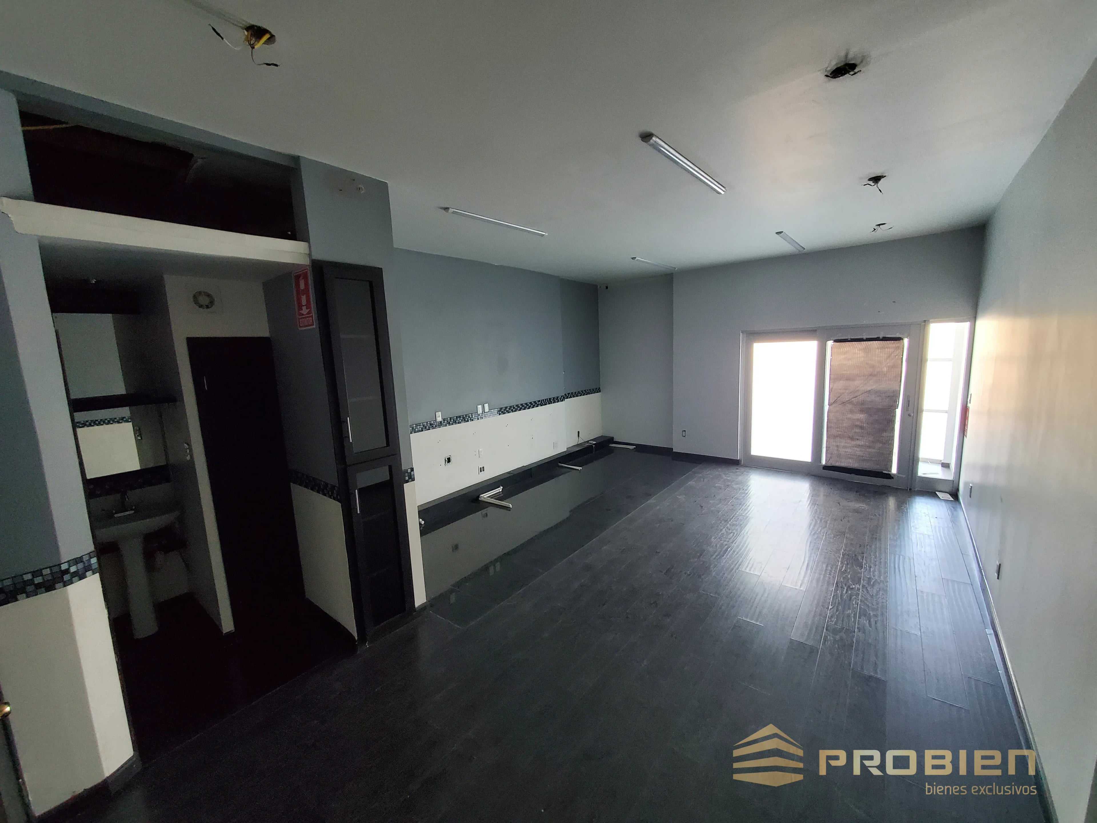 Plaza comercial en renta- Col. Aeropuerto  (Plaza Libertad)  - Foto 7 de 9