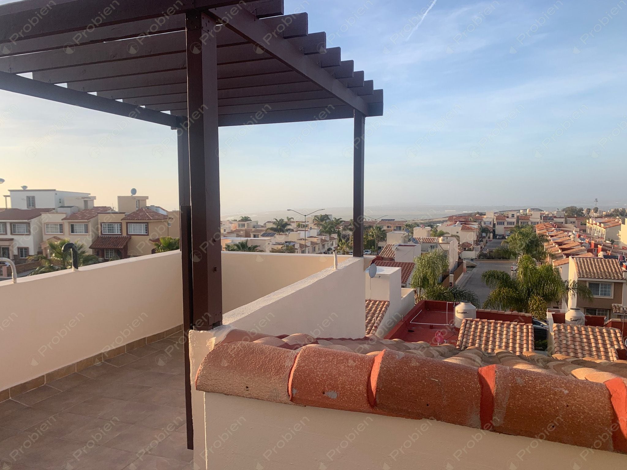 Hermosa Casa en Renta en La Cúspide – Vista al Mar y Terraza con Pérgola - Foto 18 de 19