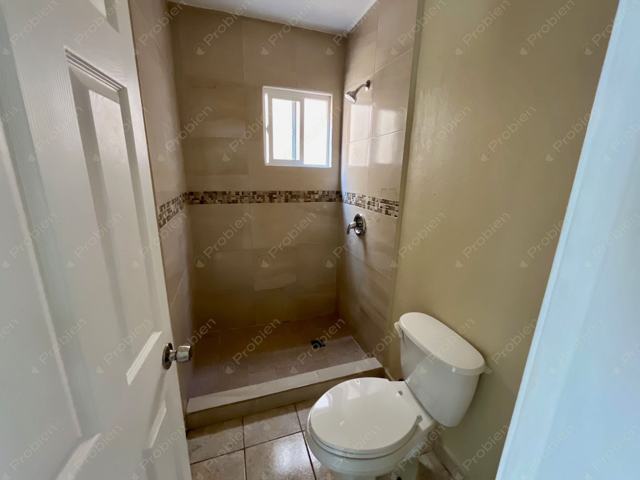 Hermosa Casa en Renta en La Cúspide – Vista al Mar y Terraza con Pérgola - Foto 6 de 19