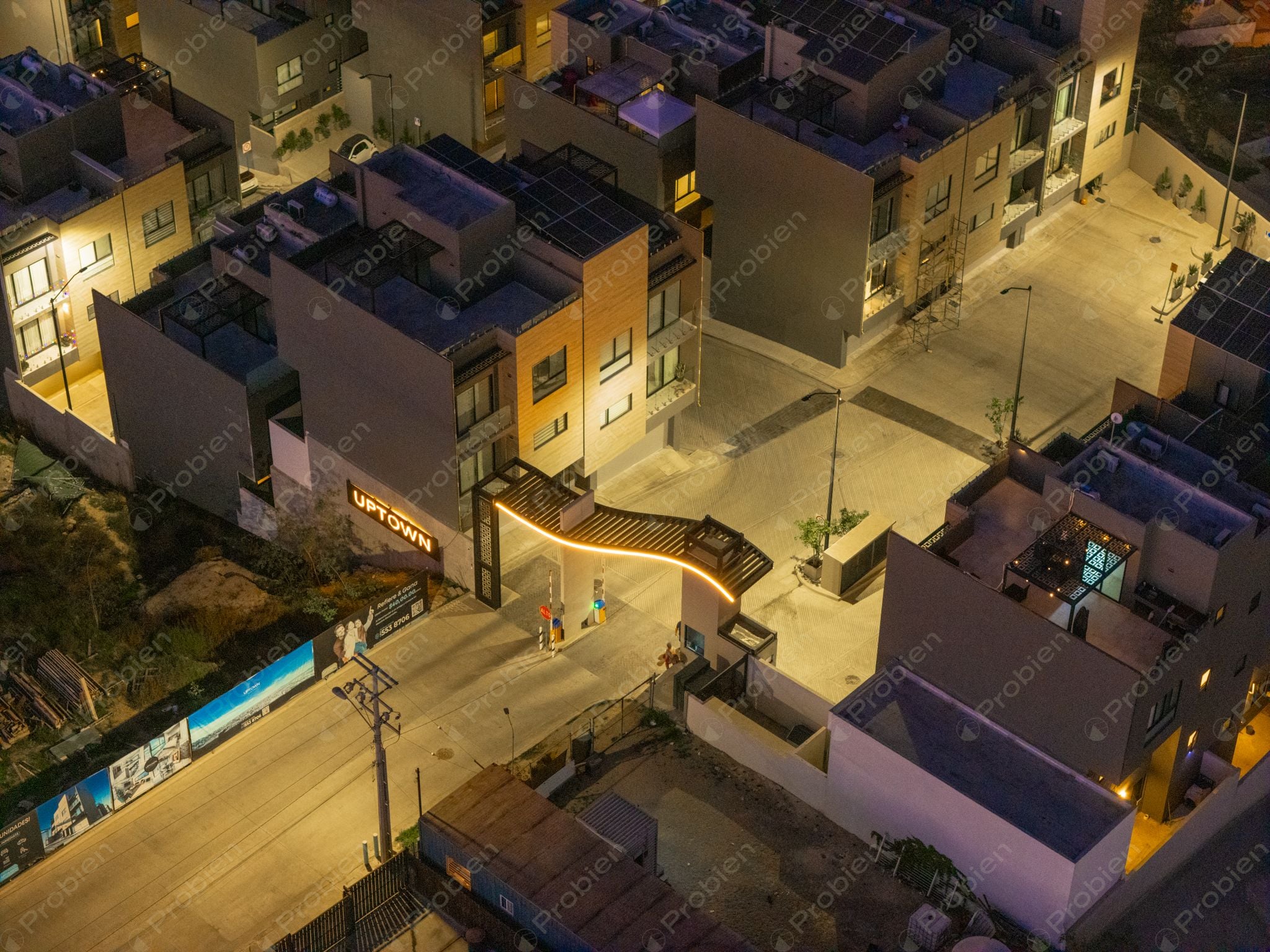 Townhouse en renta en Uptown, privada residencial exclusiva - Foto 3 de 25