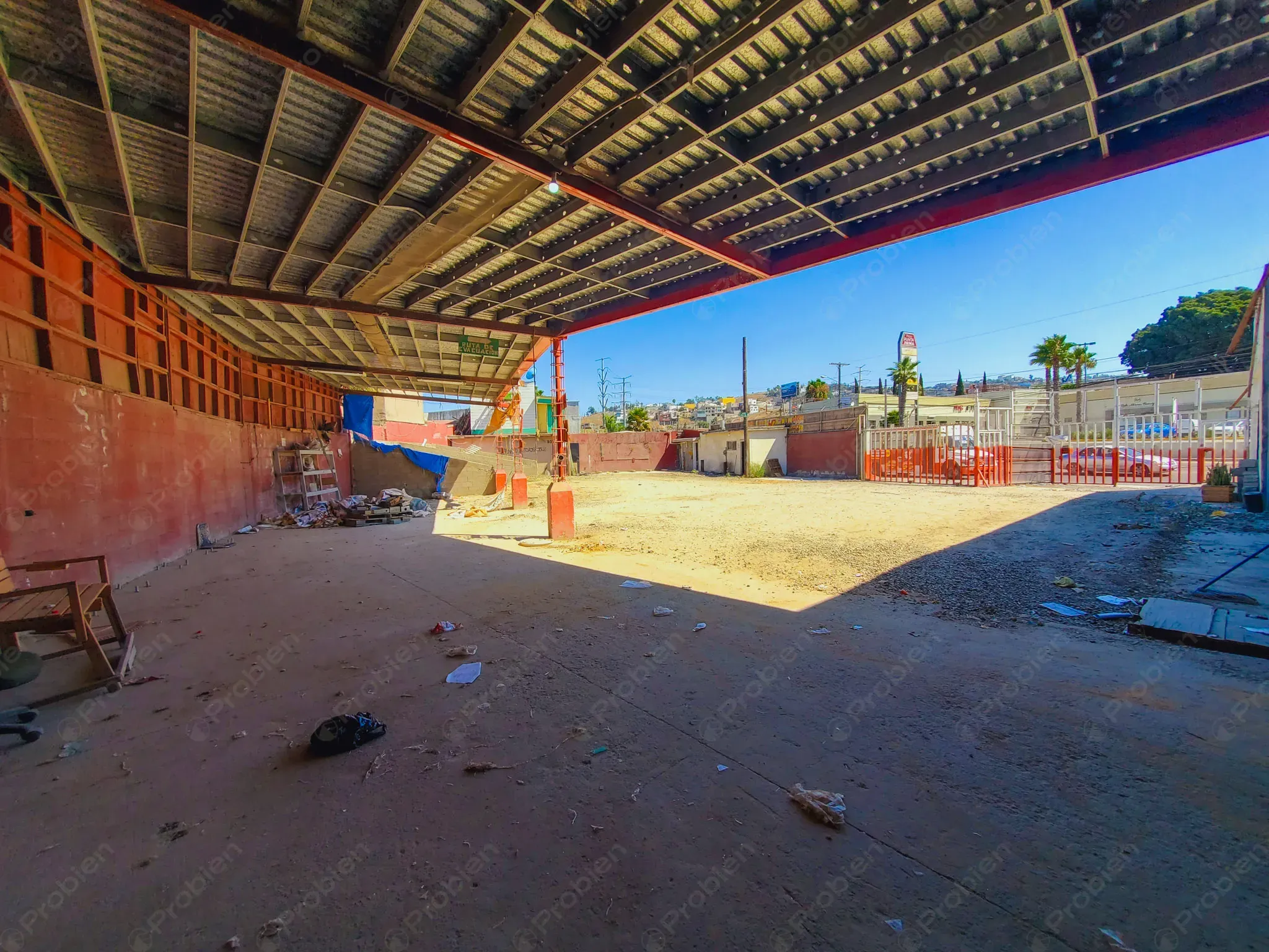 Terreno Comercial con local en renta - Alba roja - Foto 8 de 16