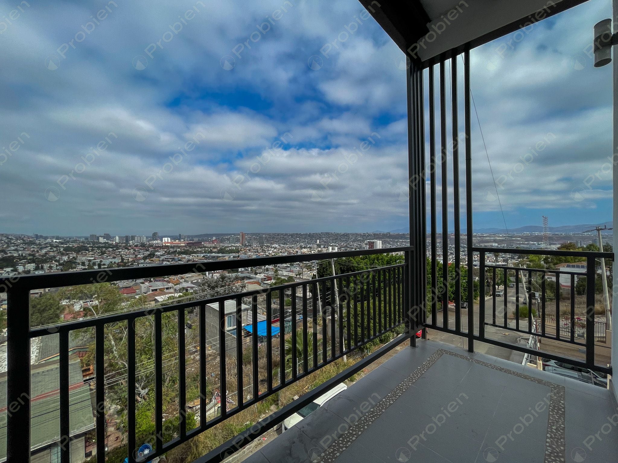 Departamento Loft en Renta en Montebello – Vista Panorámica y Balcón - Foto 11 de 18
