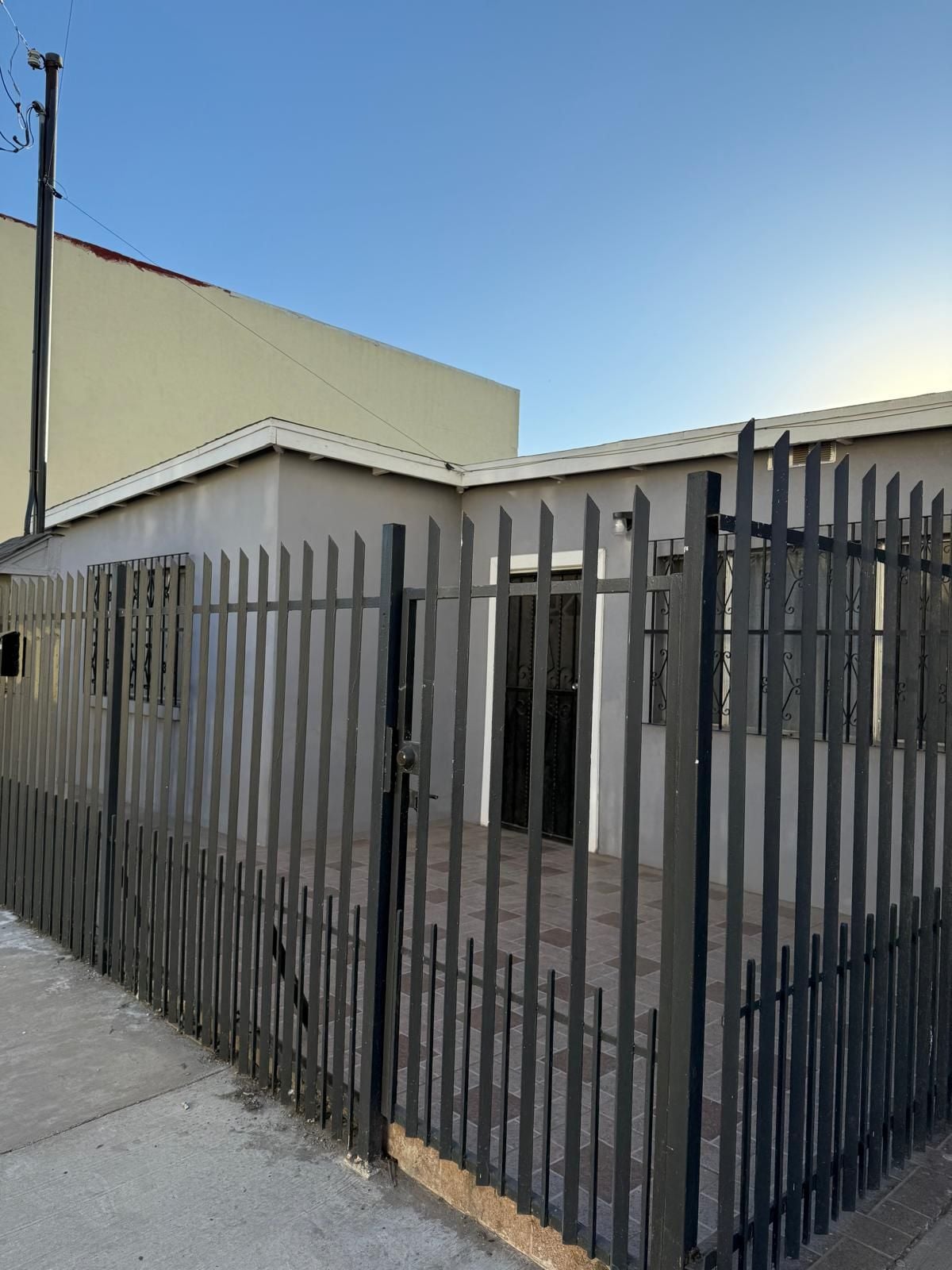 Casa en renta de una planta en Los Alamos — práctica, cómoda y bien iluminada - Foto 2 de 17