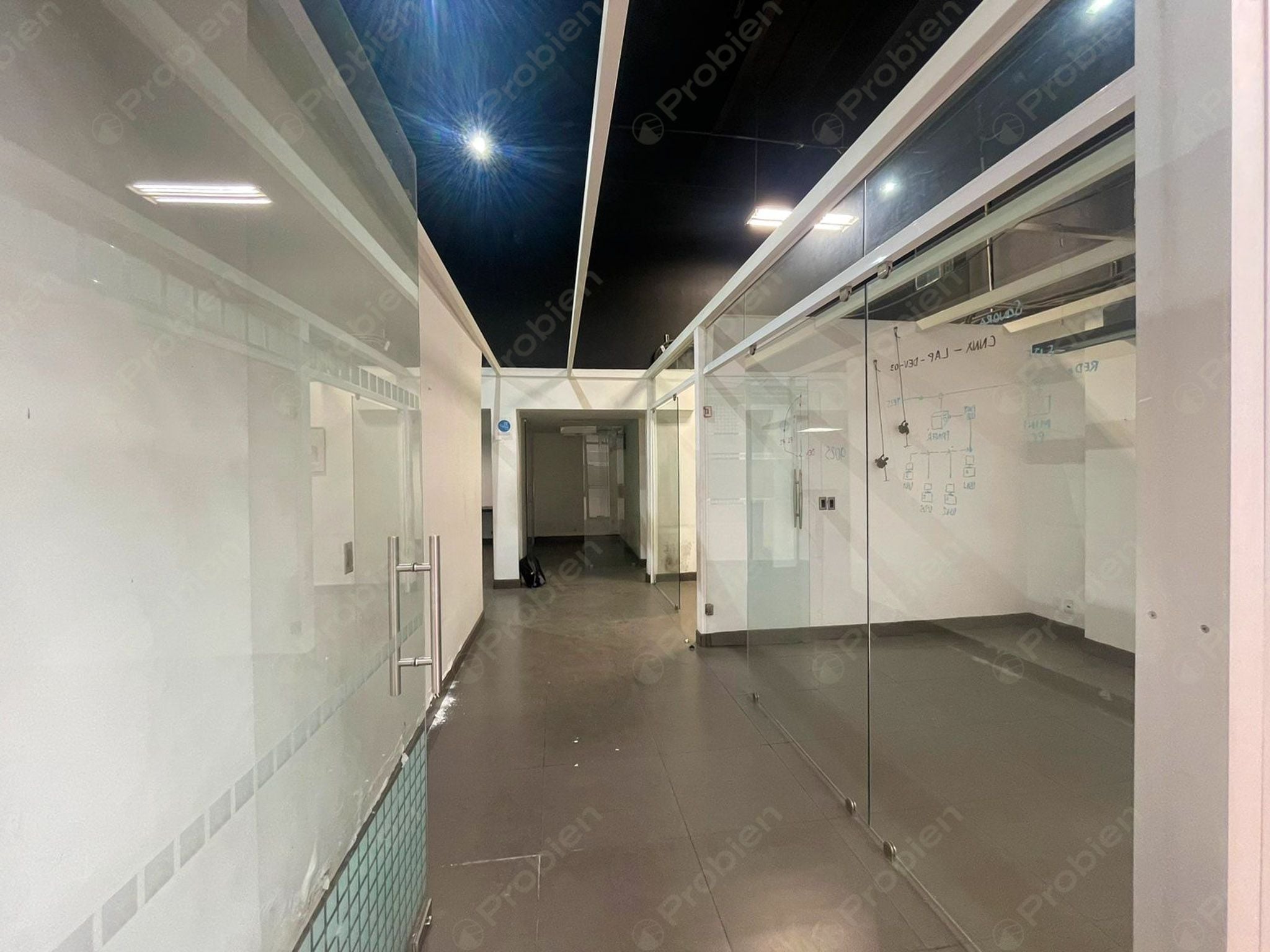 Oficina en Renta - Business Center en Zona Rio Planta Baja - Foto 1 de 12