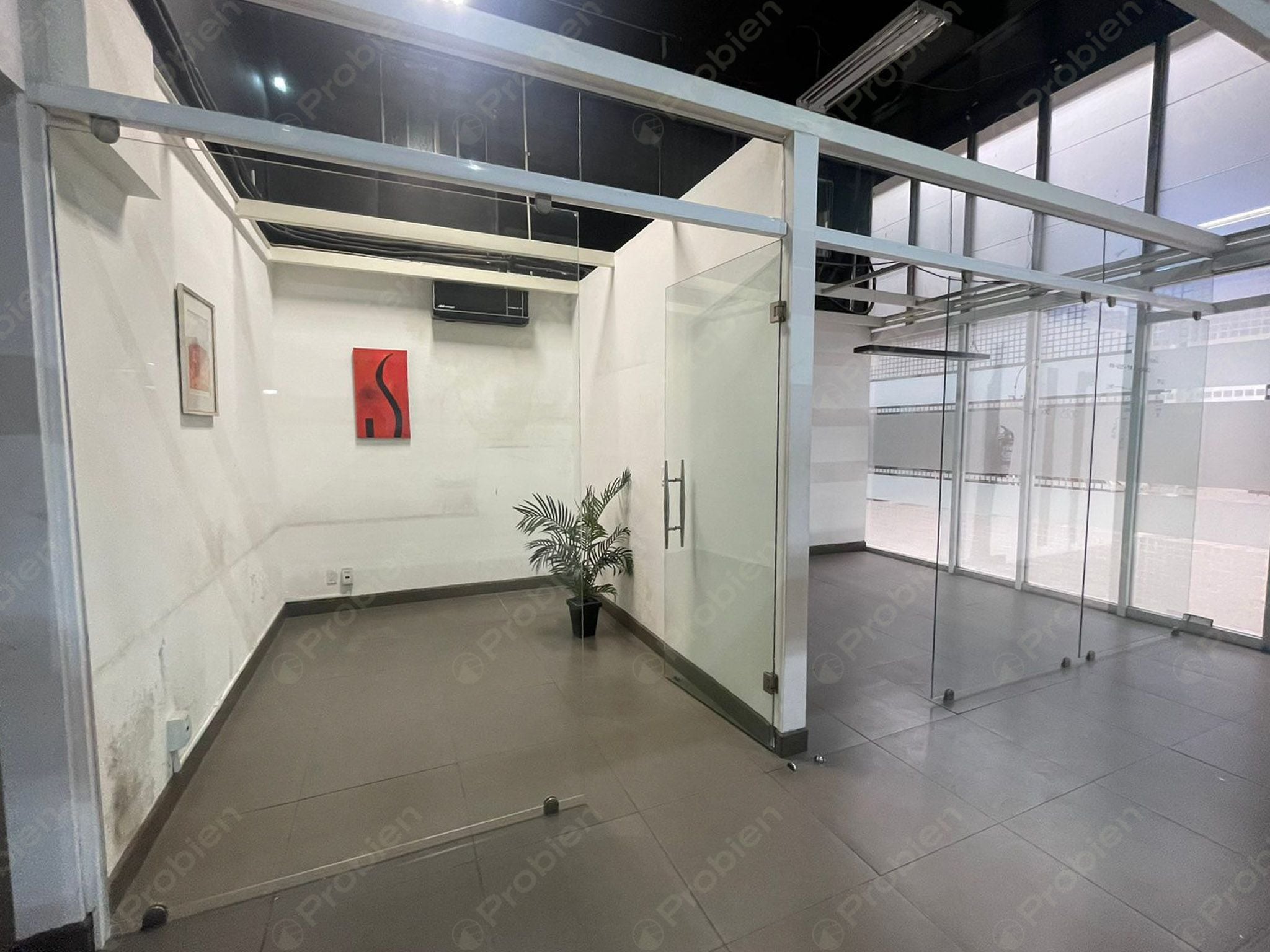 Oficina en Renta - Business Center en Zona Rio Planta Baja - Foto 2 de 12