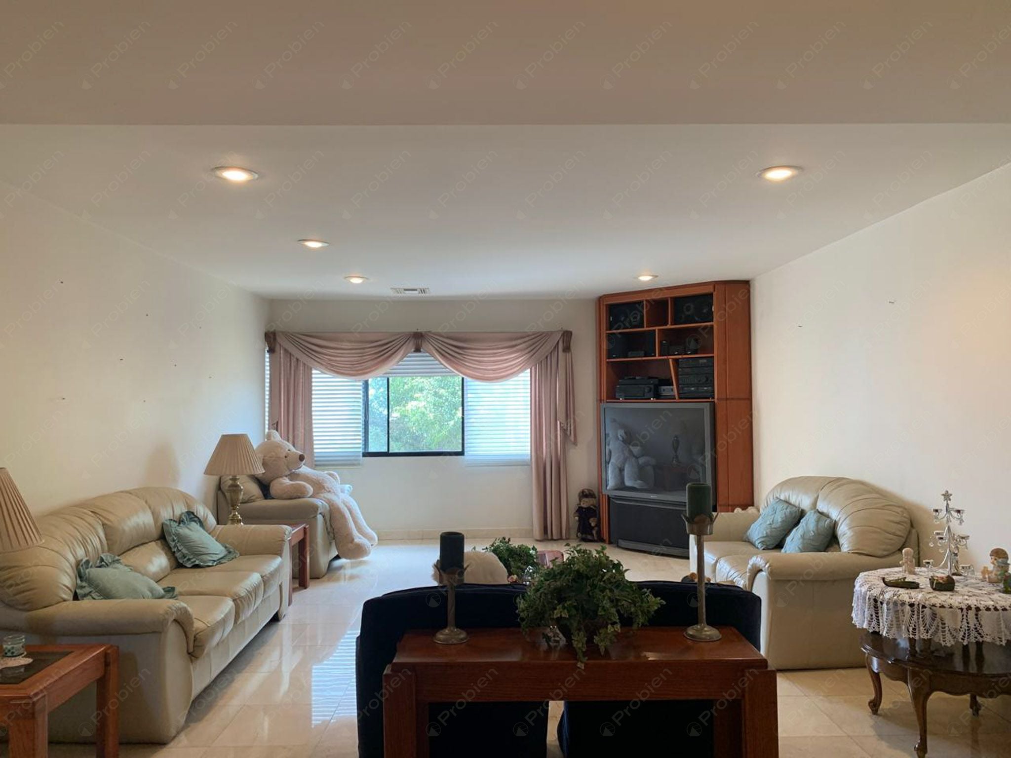 Casa en Renta / Venta en Laderas de Monterrey – 3 Niveles, Elevador y Amplio Patio con Vista - Foto 11 de 19