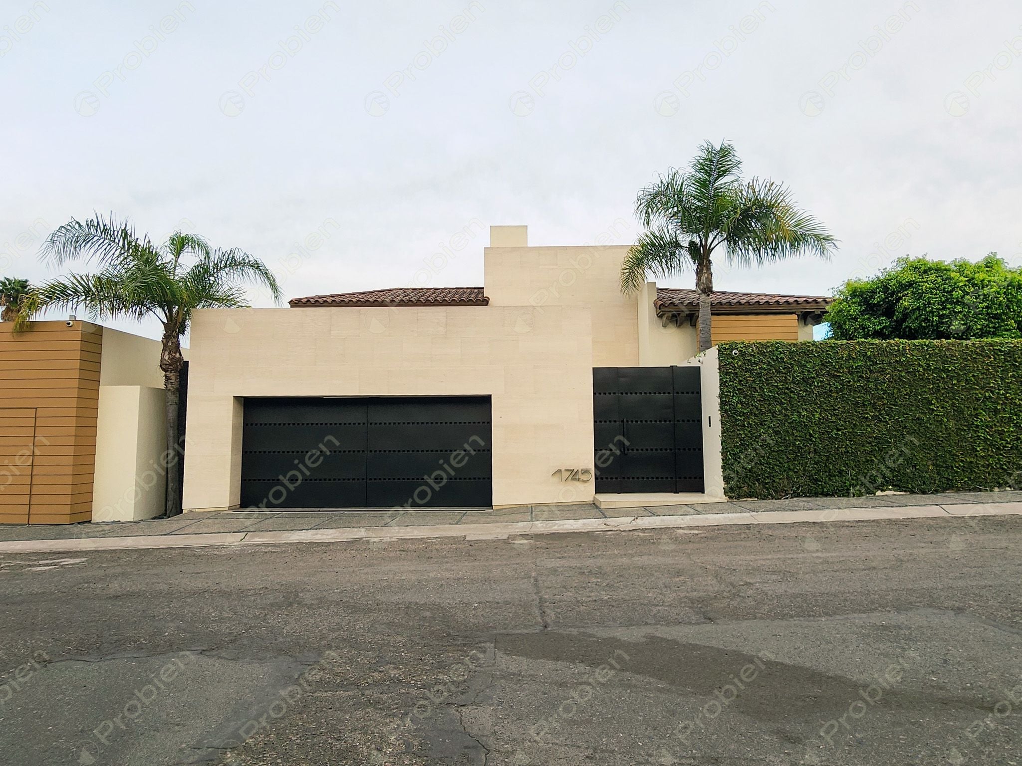 Casa en renta en Lomas de Agua Caliente, residencia de lujo con amplios espacios en Tijuana - Foto 1 de 34