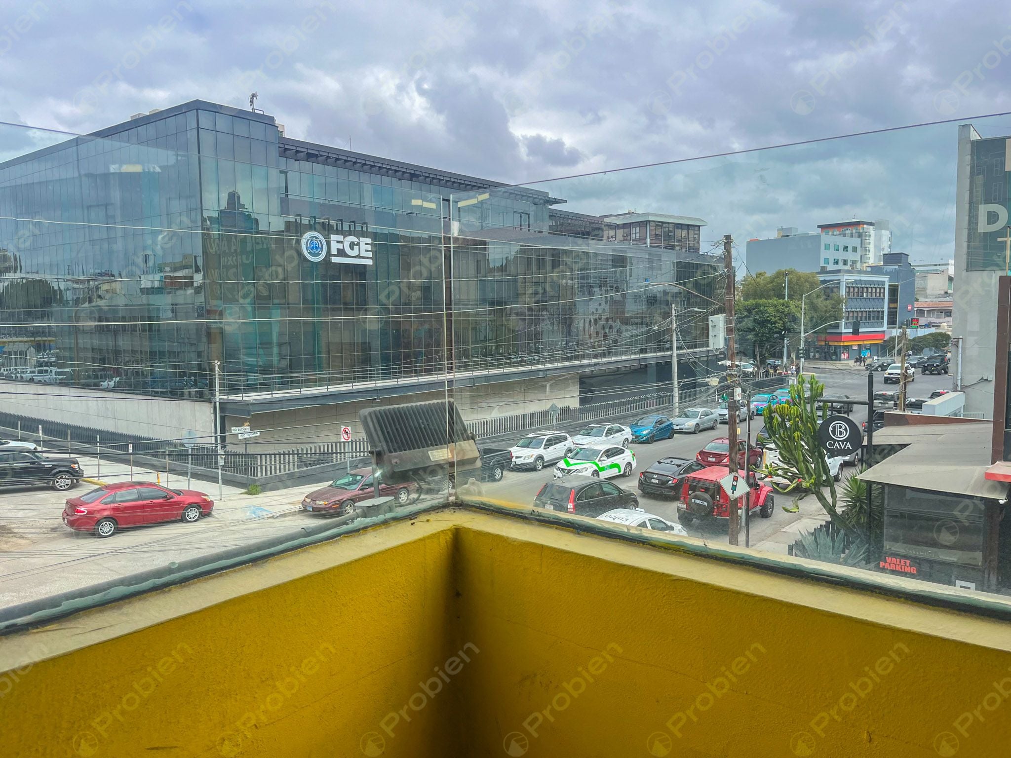 Local comercial de dos niveles en Renta - En Zona Rio - Foto 13 de 14