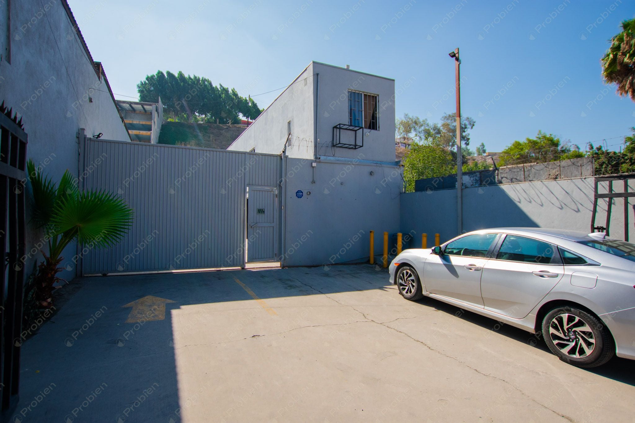 Bodega Comercial en Renta en Blvd. Clouthier – 230 m² y 6 Estacionamientos - Foto 4 de 11