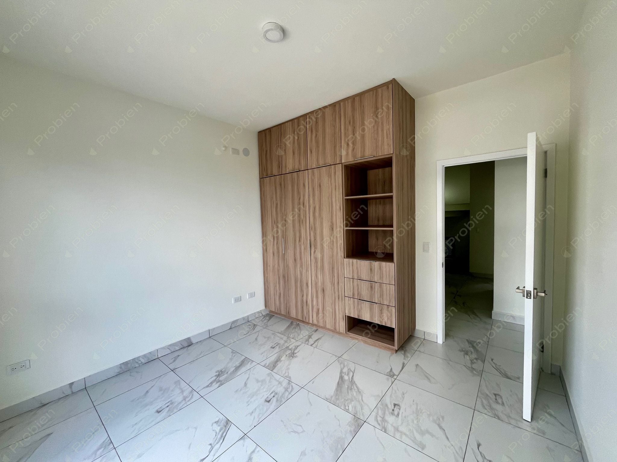 Casa nueva en renta en Uptown, Tijuana – Privada con alberca y seguridad - Foto 4 de 24