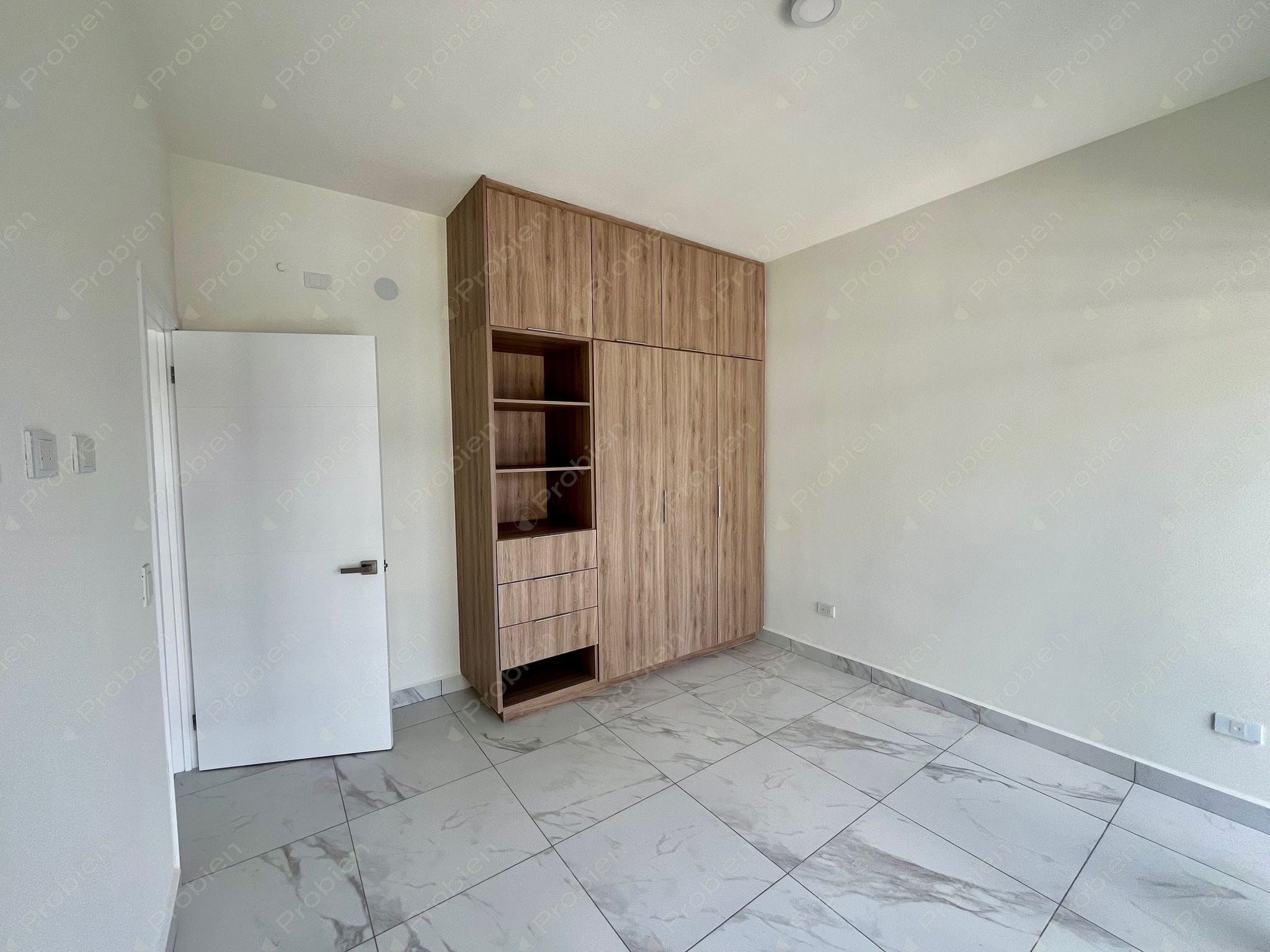 Casa nueva en renta en Uptown, Tijuana – Privada con alberca y seguridad - Foto 5 de 24