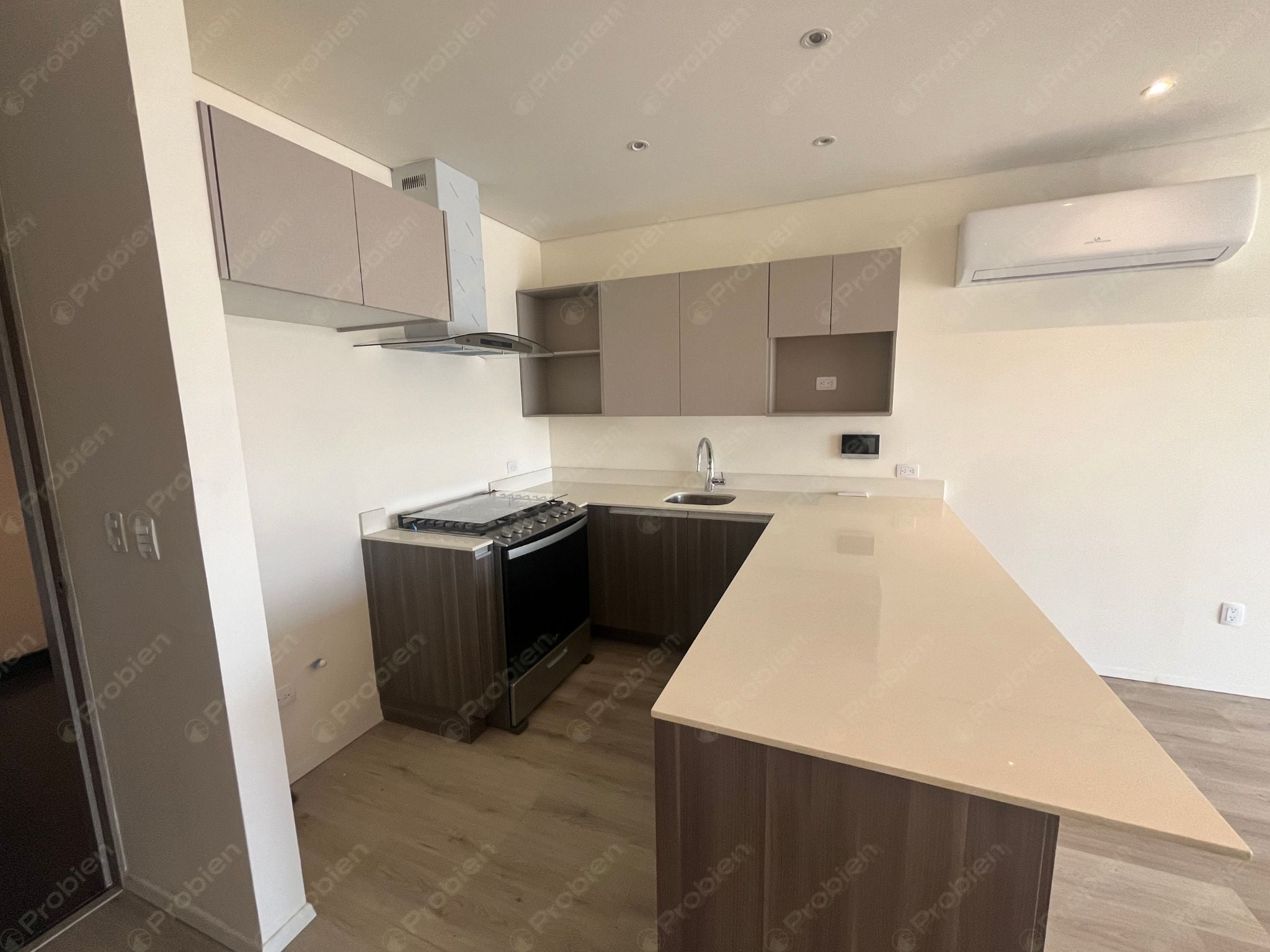 Departamento en Venta en Levant Campestre – 3 Recámaras, Vista al Estadio y Amenidades de Lujo - Foto 3 de 36