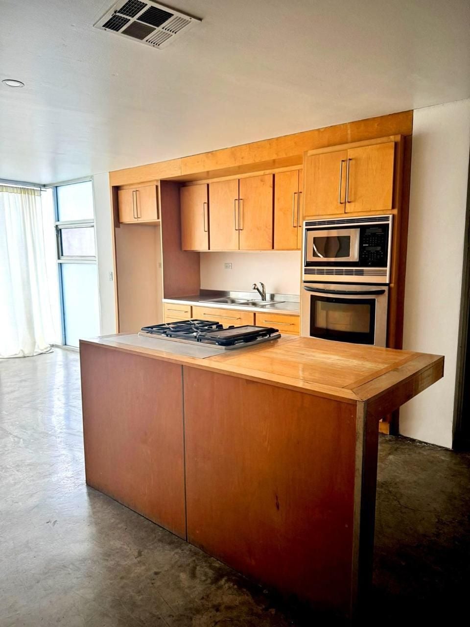 Townhouse en Renta en Caborca Chapultepec– ¡Espacios amplios y vista espectacular! - Foto 2 de 7