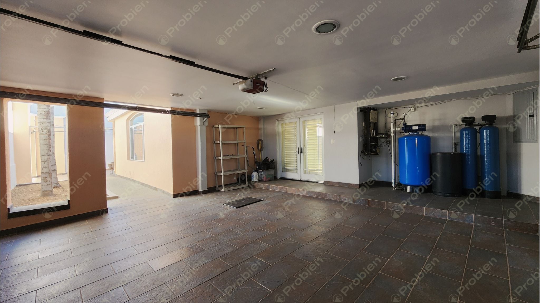 Casa en Venta en Las Palmas – Amplia, Remodelada y con Paneles Solares - Foto 3 de 33