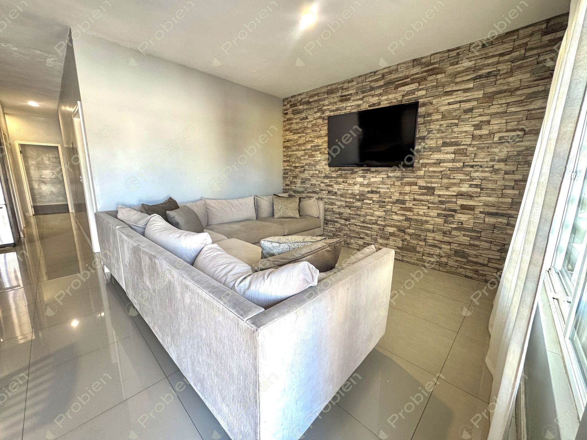 Casa en venta en La Mesa, de un piso en calle cerrada con excelente ubicación en Tijuana - Foto 2 de 12