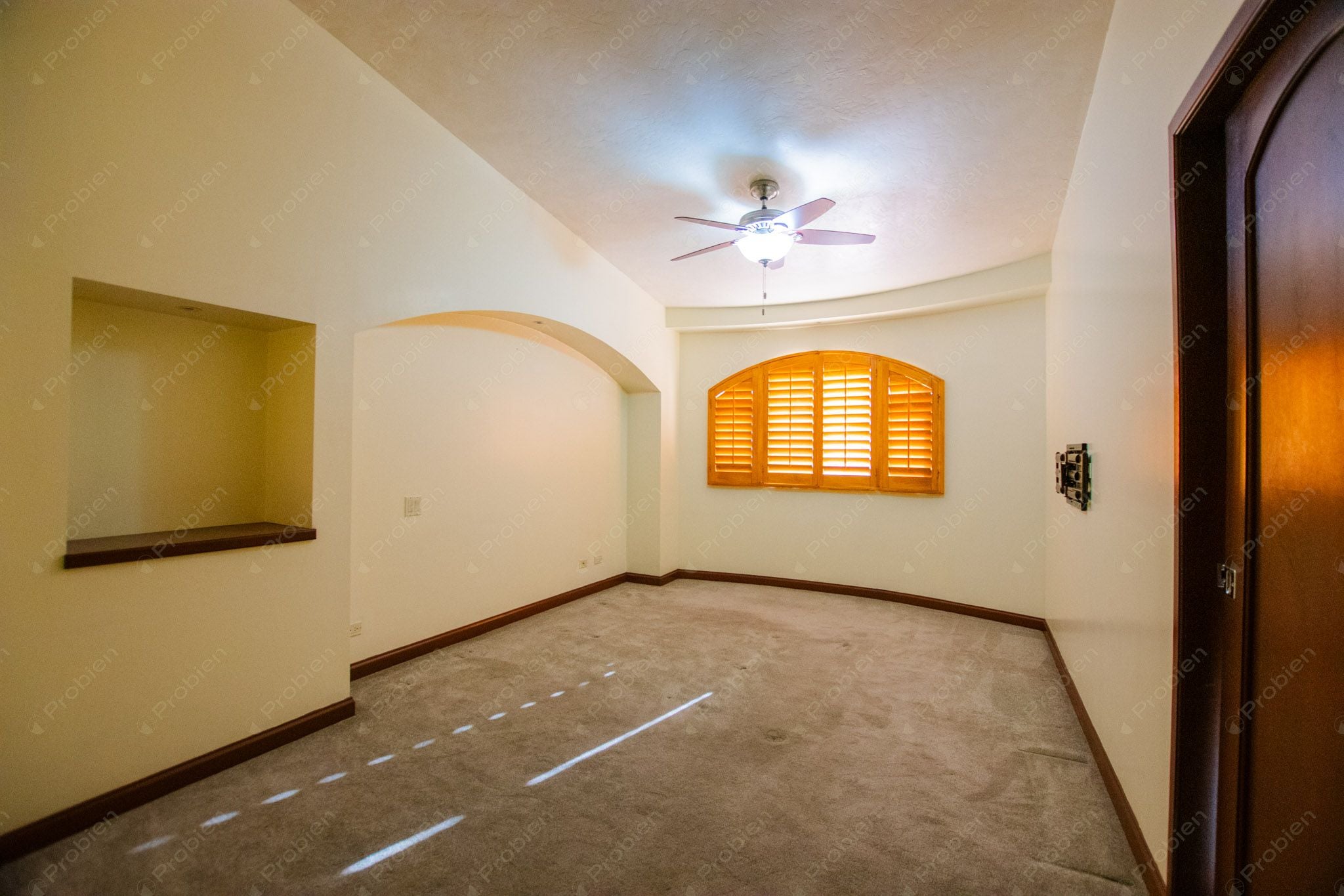 Casa en Venta en Puerta de Hierro – Estilo Californiano en Privada Exclusiva - Foto 10 de 27