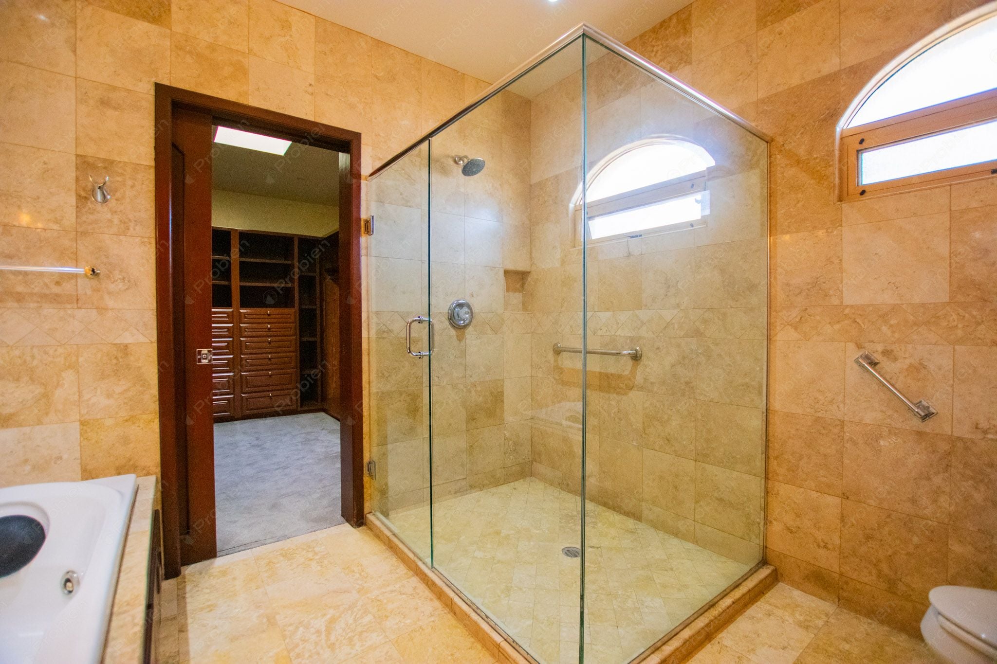 Casa en Venta en Puerta de Hierro – Estilo Californiano en Privada Exclusiva - Foto 16 de 27