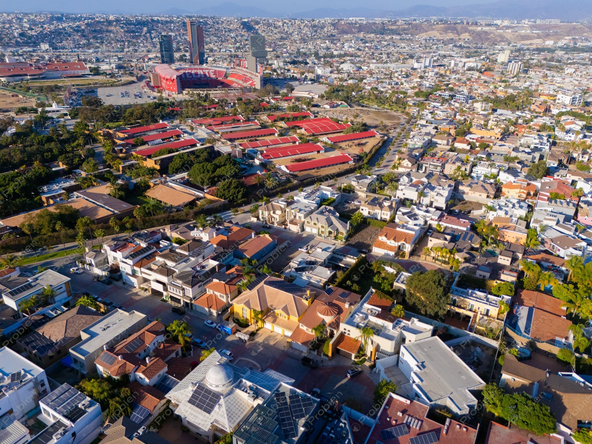 Casa en Venta en Puerta de Hierro – Estilo Californiano en Privada Exclusiva - Foto 23 de 27