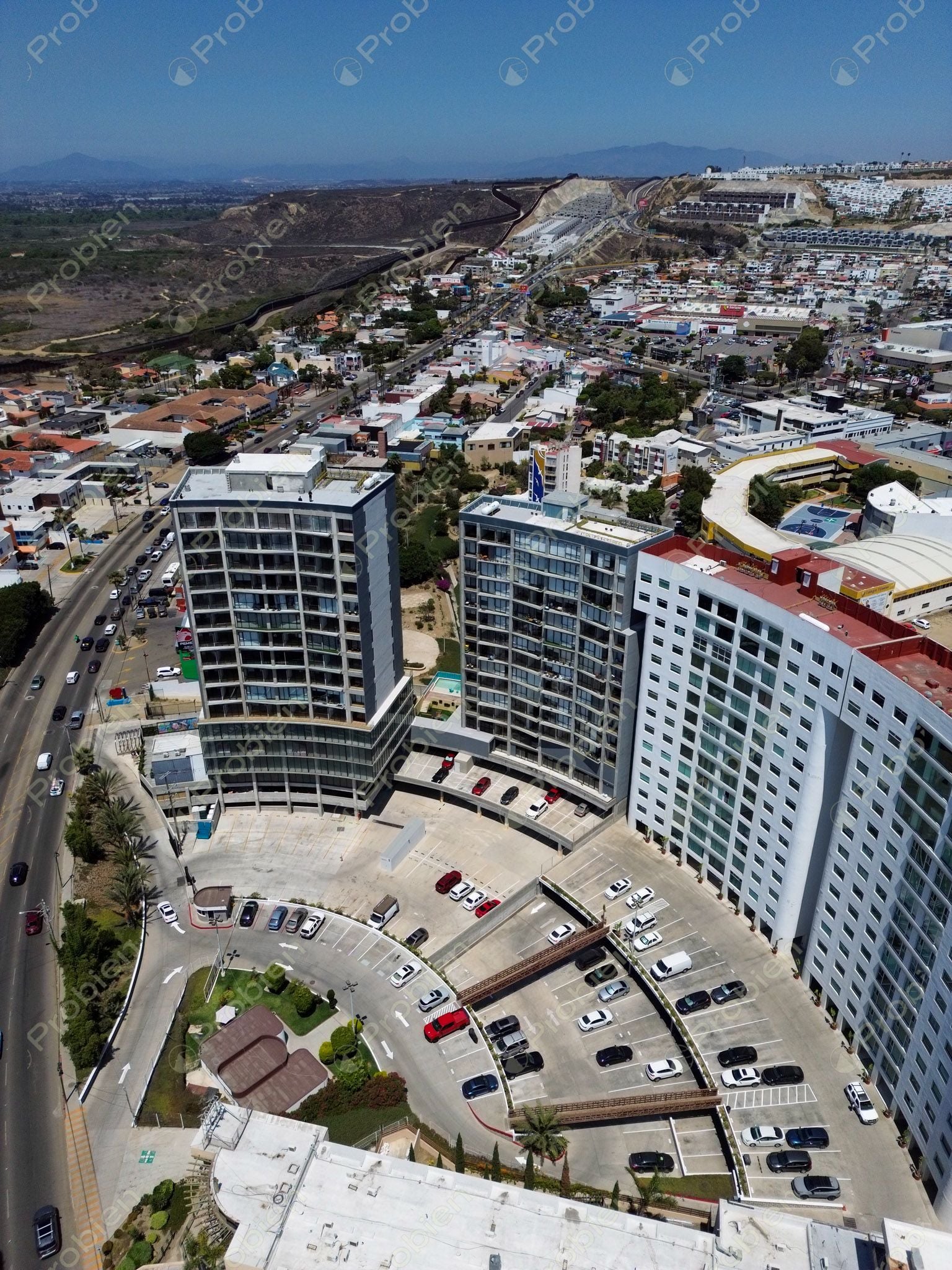 Locales Comerciales en Renta o Venta en Playas de Tijuana The Wesley – Frente a Plaza Monumental con Vistas al Mar - Foto 3 de 12