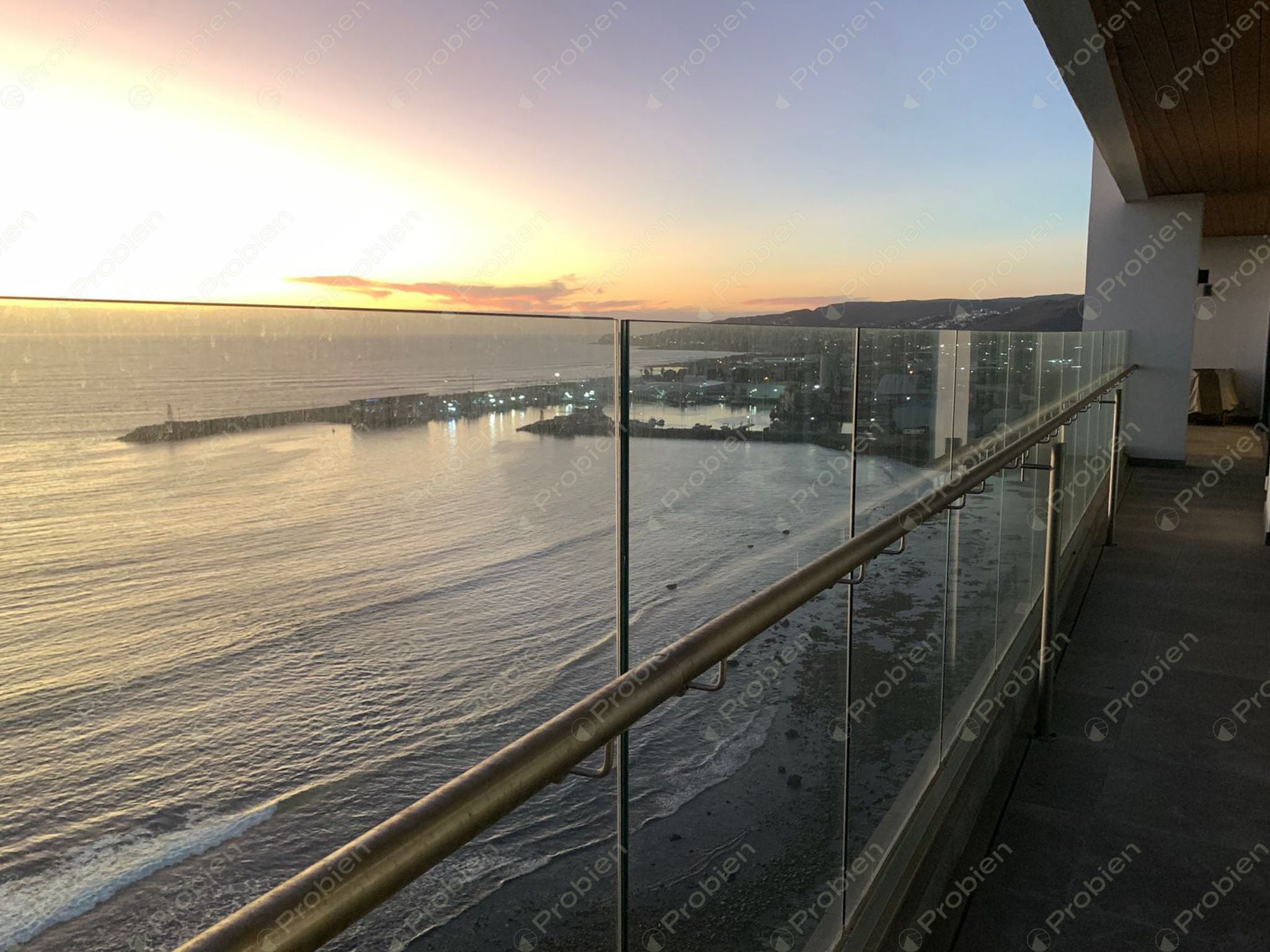 Penthouse en venta de lujo frente al mar en Ensenada, Baja California, con vista al Océano Pacífico - Foto 9 de 16