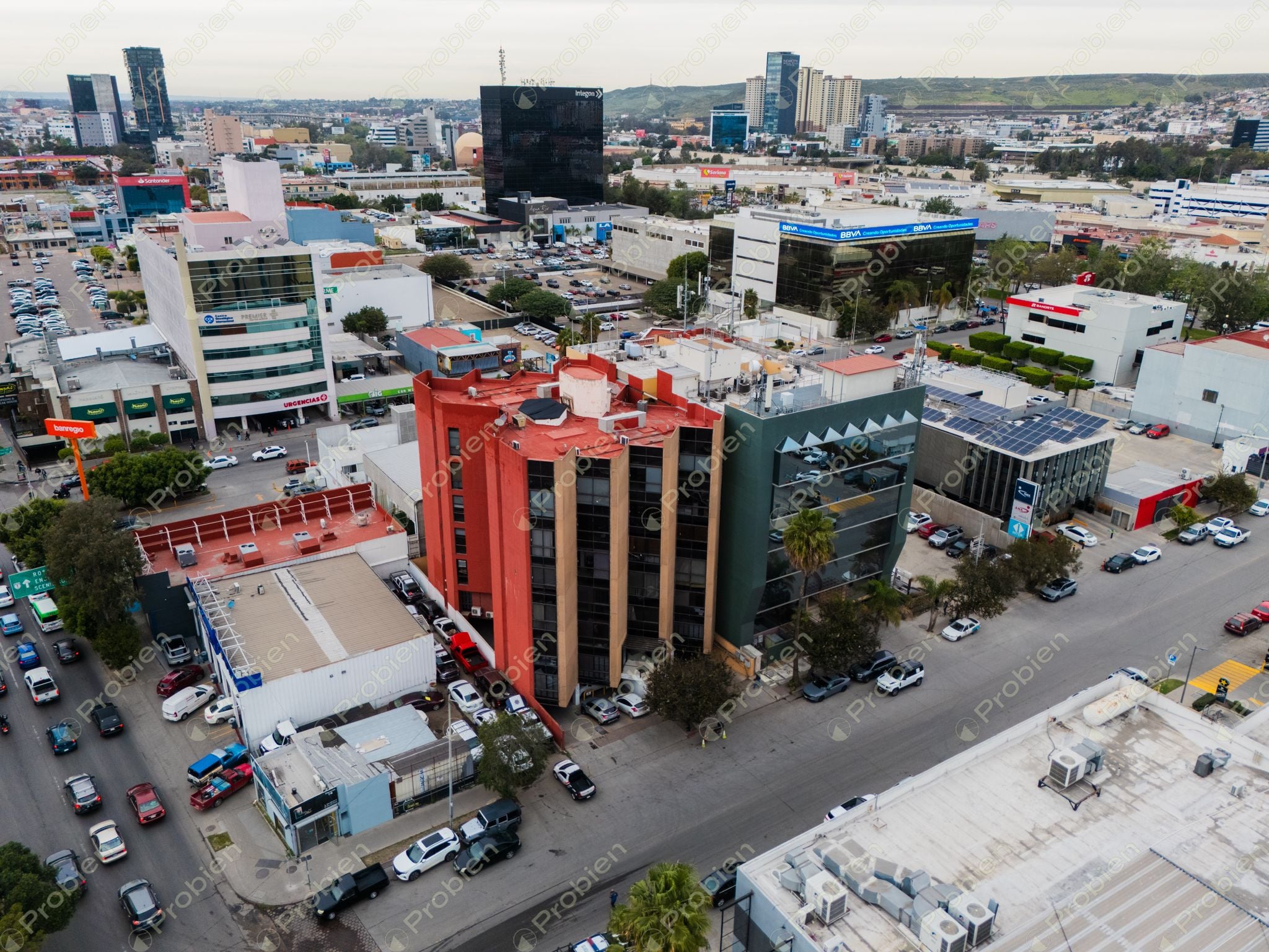 Oficina en venta en Zona Río, Tijuana, sobre Av. Luis Cabrera - Foto 2 de 20