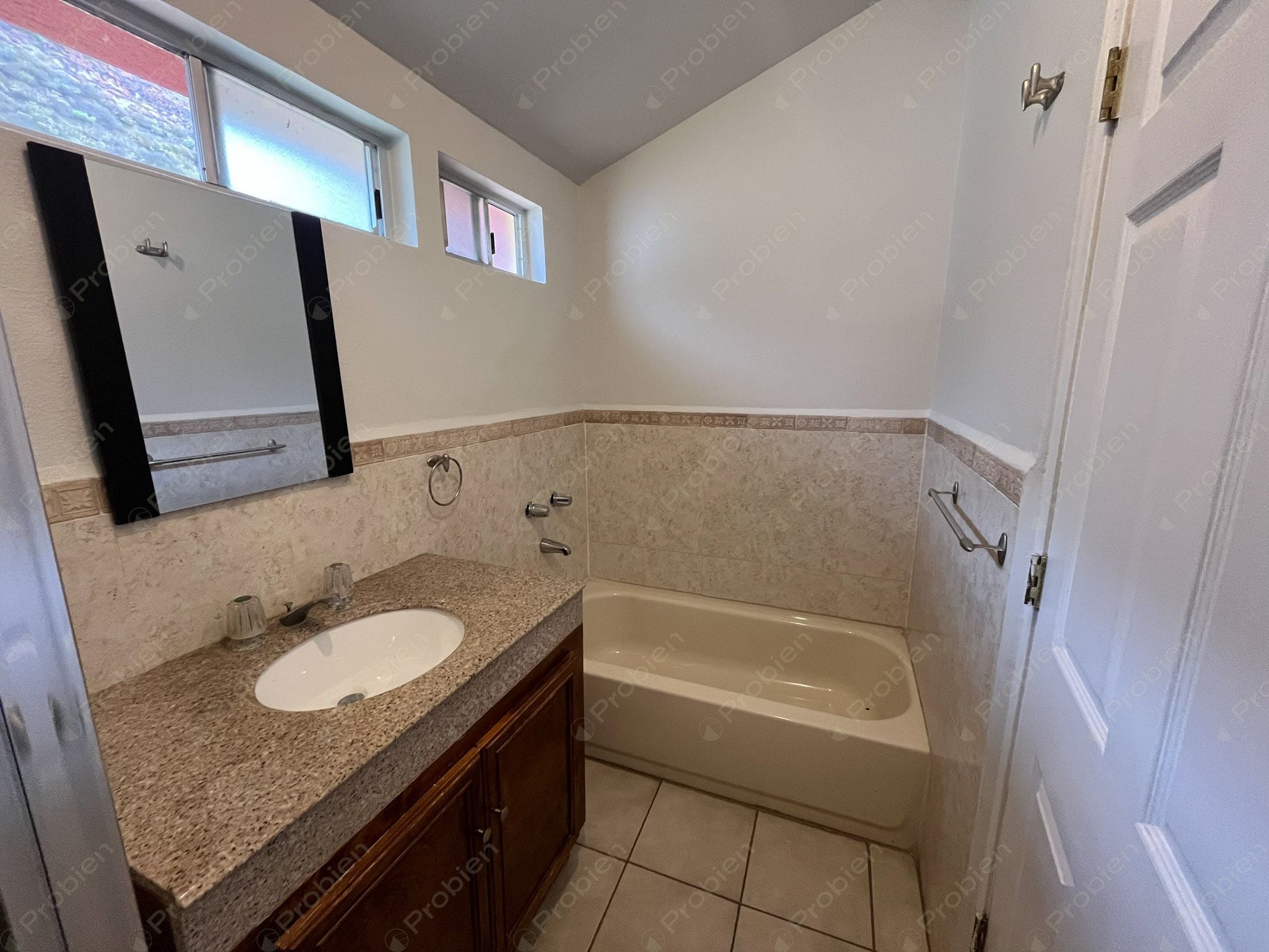 Casa en venta con Vista al Mar en Villamar – 4 Recámaras, Terraza y Patio con Pérgola - Foto 15 de 30