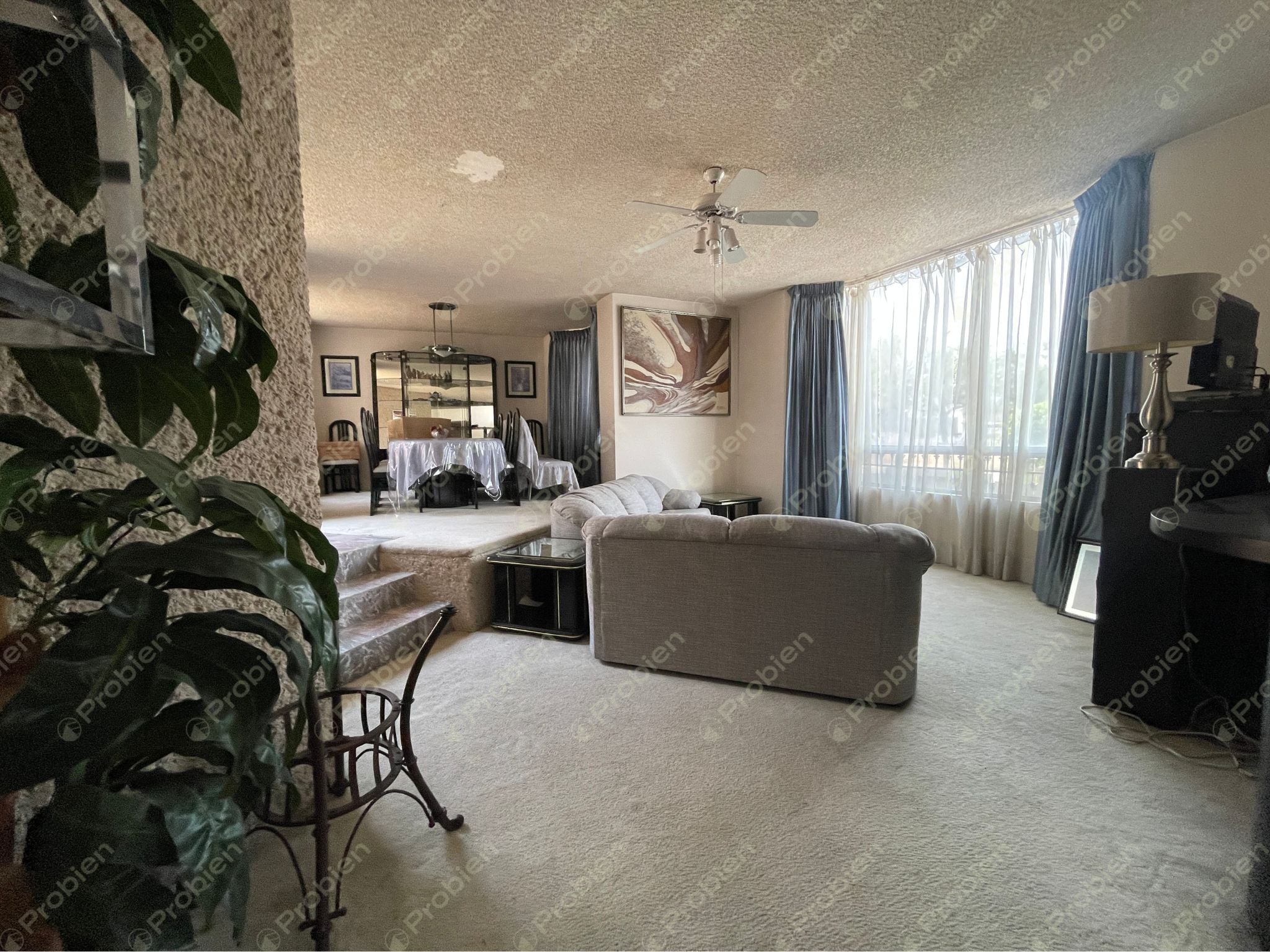 Casa en Venta en Boulevard Las Américas | Amplios Espacios para Remodelar a tu Gusto - Foto 4 de 17