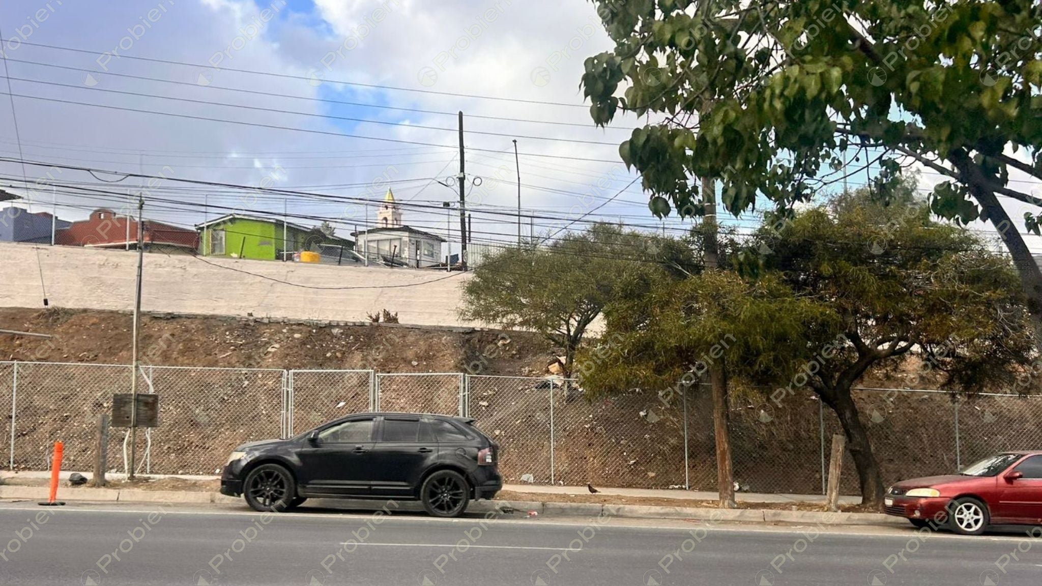 Terreno en venta y renta con doble frente comercial en Blvd Fundadores y Av. de la Televisión de 766 m² - Foto 3 de 6