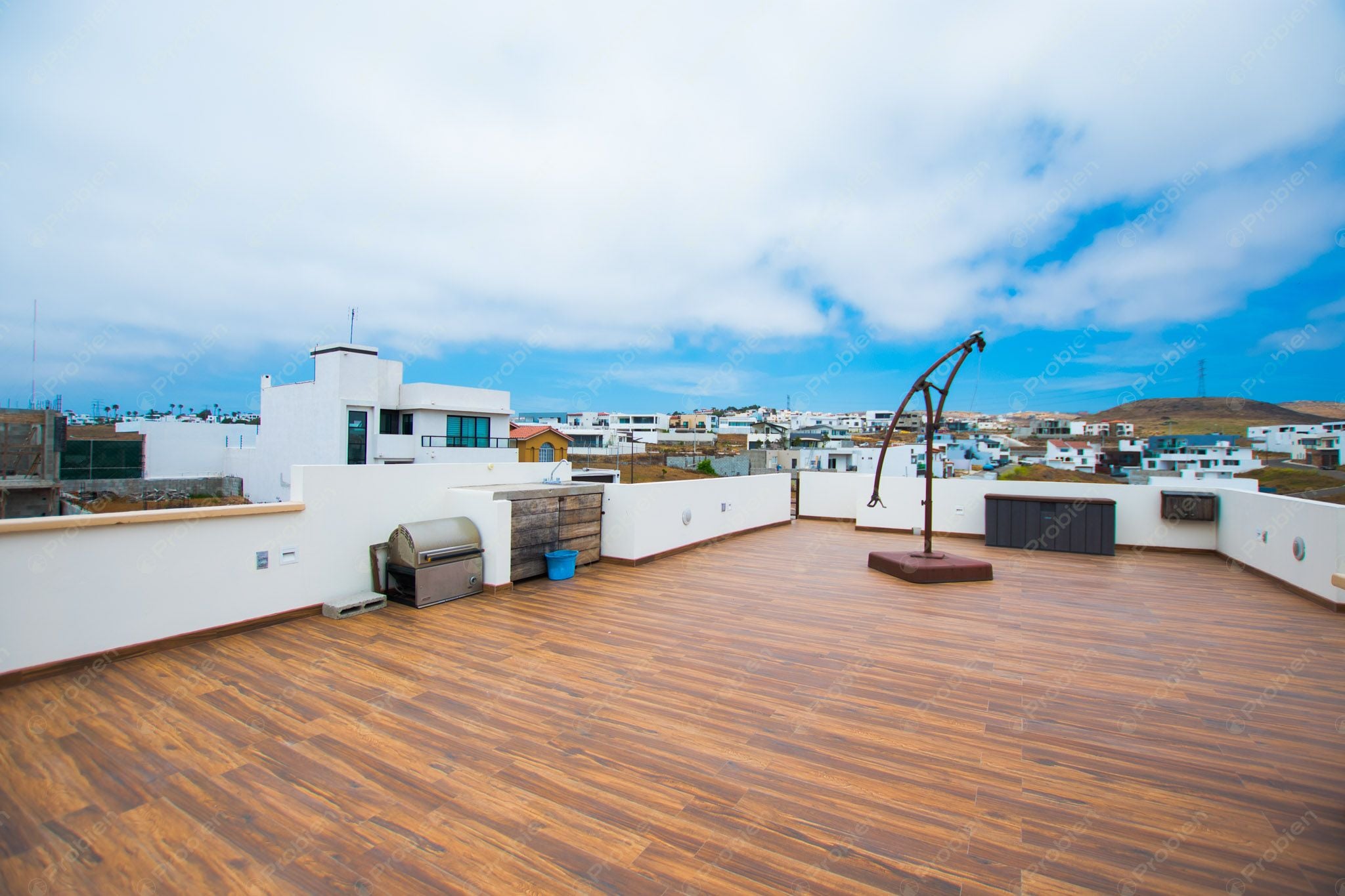 Casa de Lujo en Venta en San Marino – Vista al Mar, Elevador y Acabados Premium - Foto 31 de 36