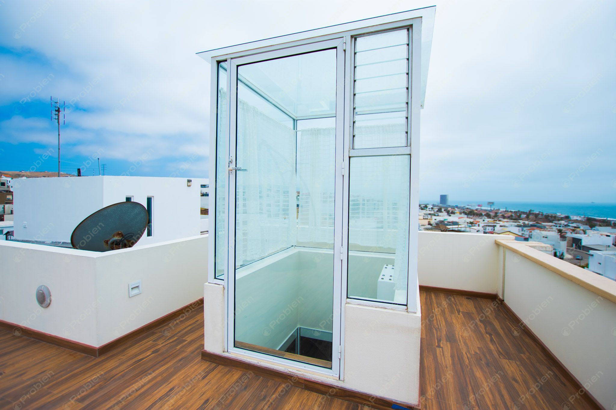 Casa de Lujo en Venta en San Marino – Vista al Mar, Elevador y Acabados Premium - Foto 33 de 36