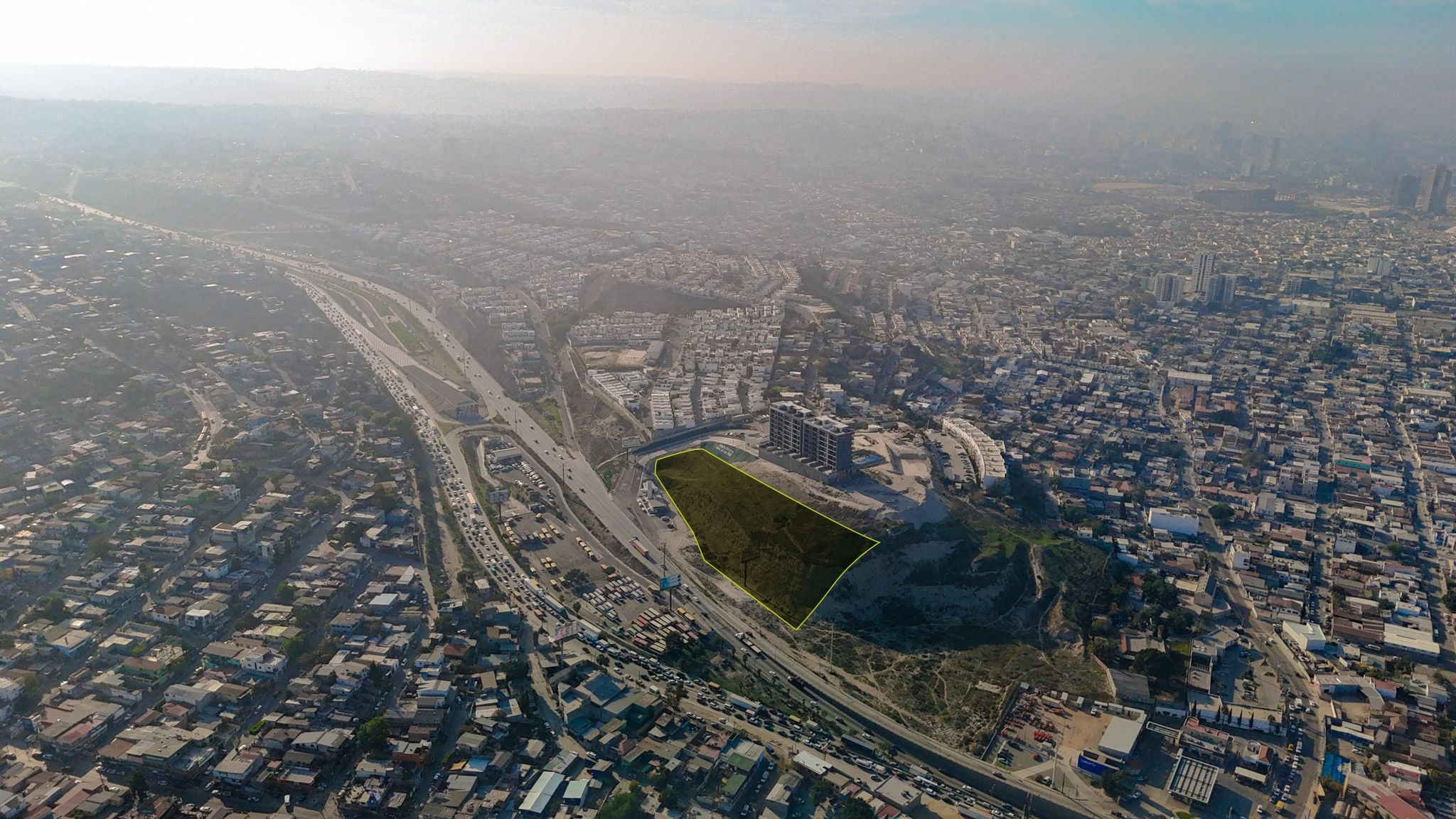 Terreno en Venta en Libramiento Sur - 1.1 ha con Potencial Residencial y Comercial - Foto 20 de 24