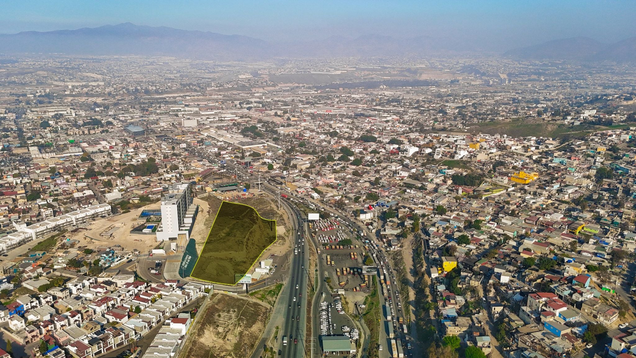 Terreno en Venta en Libramiento Sur - 1.1 ha con Potencial Residencial y Comercial - Foto 22 de 24