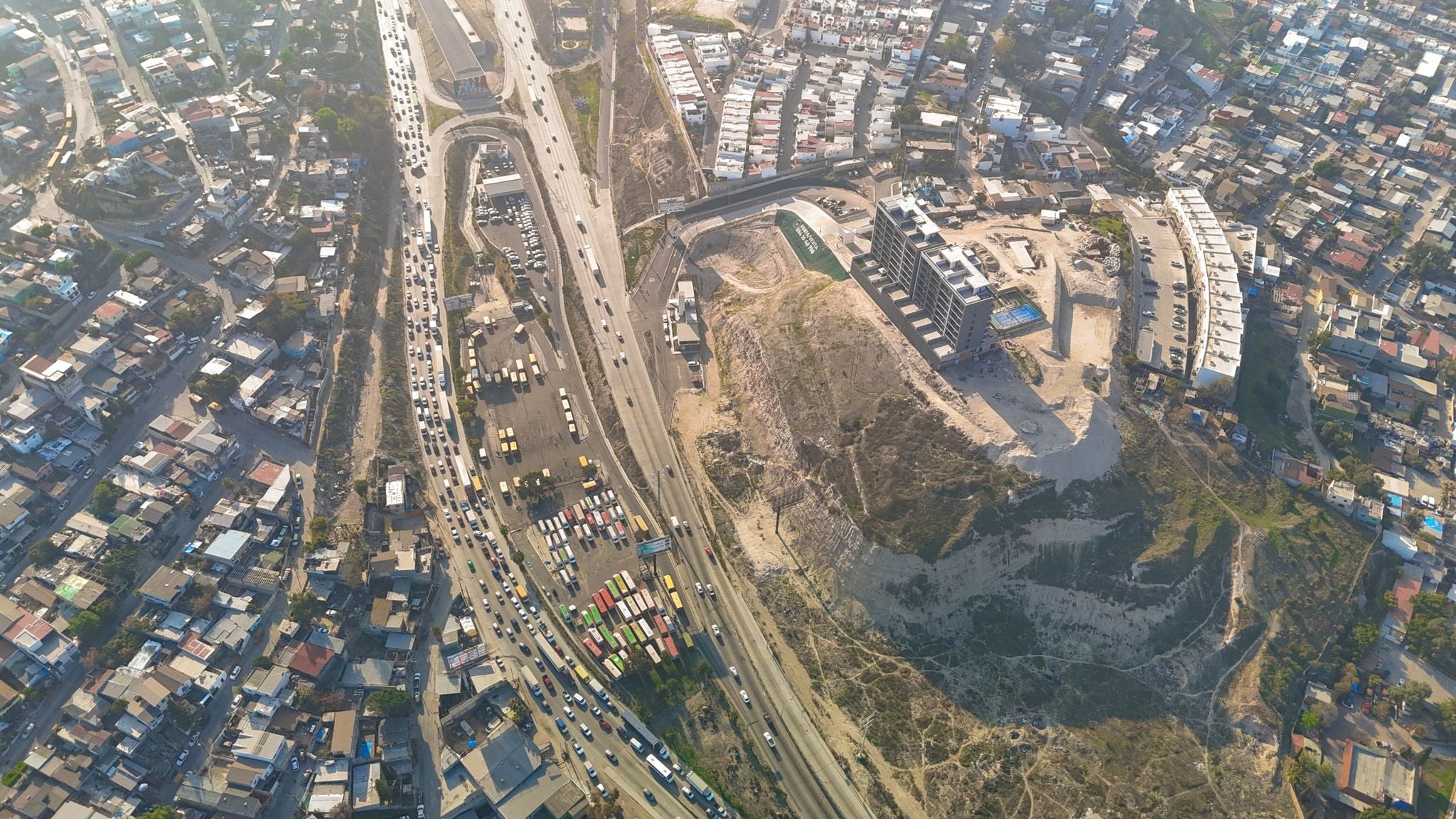 Terreno en Venta en Libramiento Sur - 1.1 ha con Potencial Residencial y Comercial - Foto 5 de 24