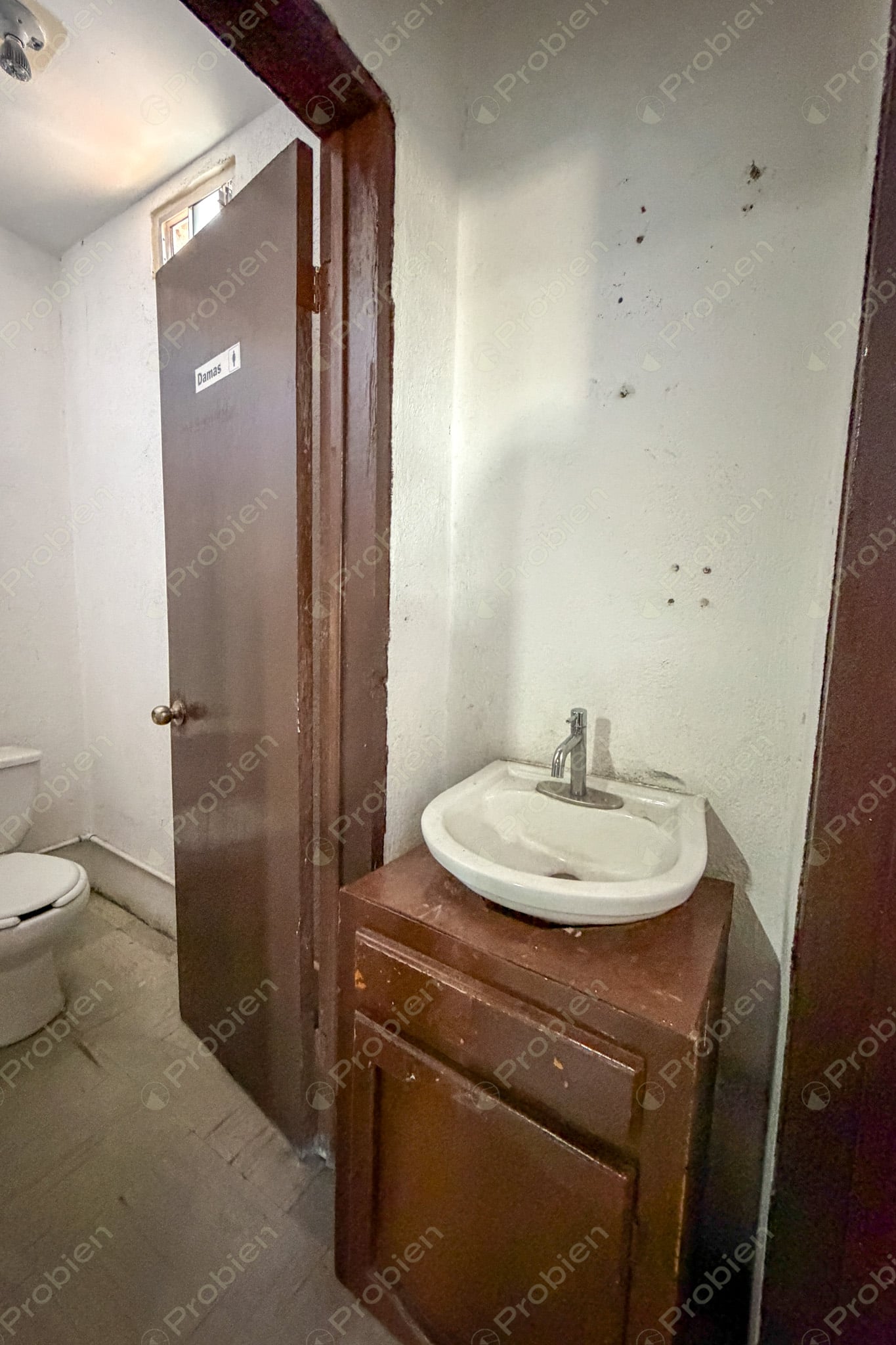 Espacio corporativo en renta en Calle Novena, Zona Centro Tijuana, nivel completo de 600 m² - Foto 13 de 13