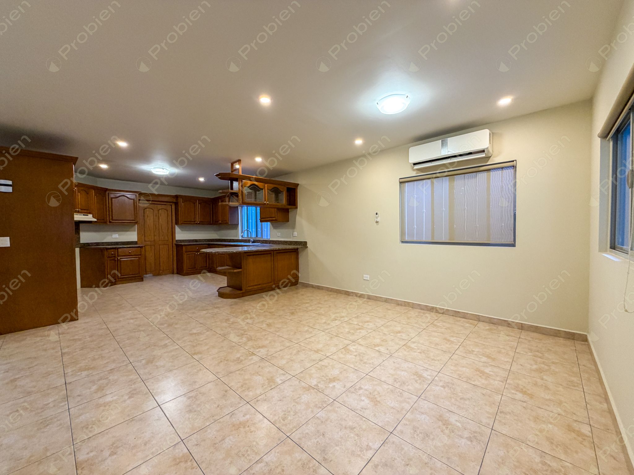 Casa en renta en Puerta de Hierro con 4 recámaras y amplio patio en Tijuana - Foto 9 de 27