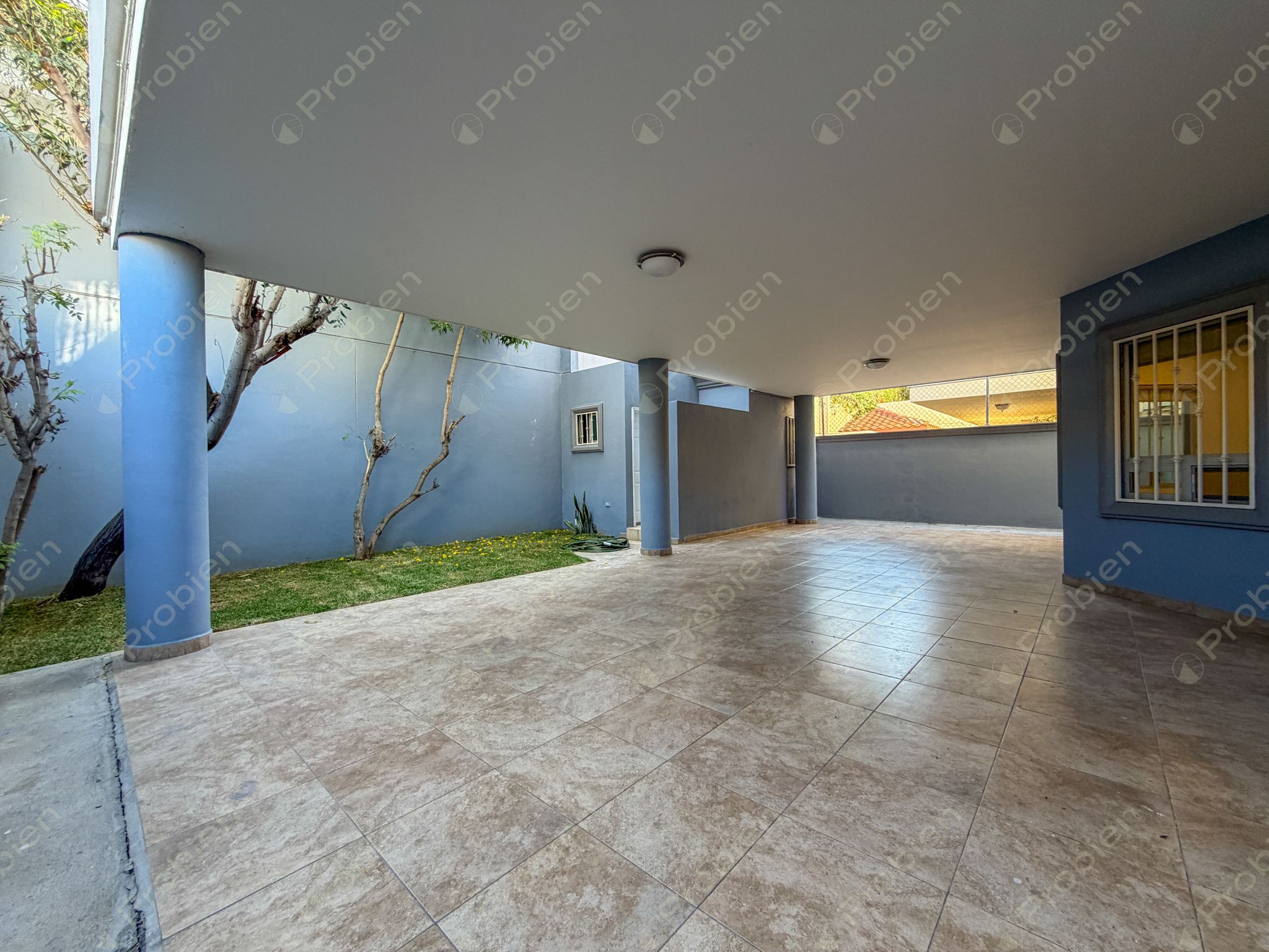 Casa en renta en Puerta de Hierro con 4 recámaras y amplio patio en Tijuana - Foto 11 de 27