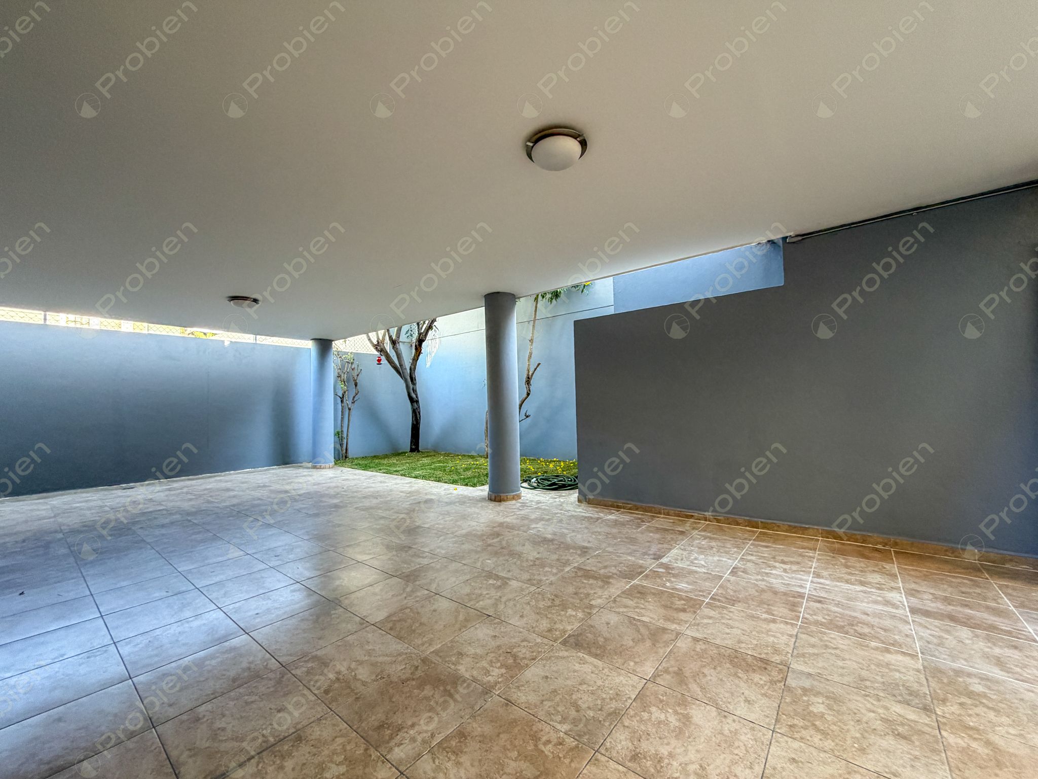 Casa en renta en Puerta de Hierro con 4 recámaras y amplio patio en Tijuana - Foto 12 de 27