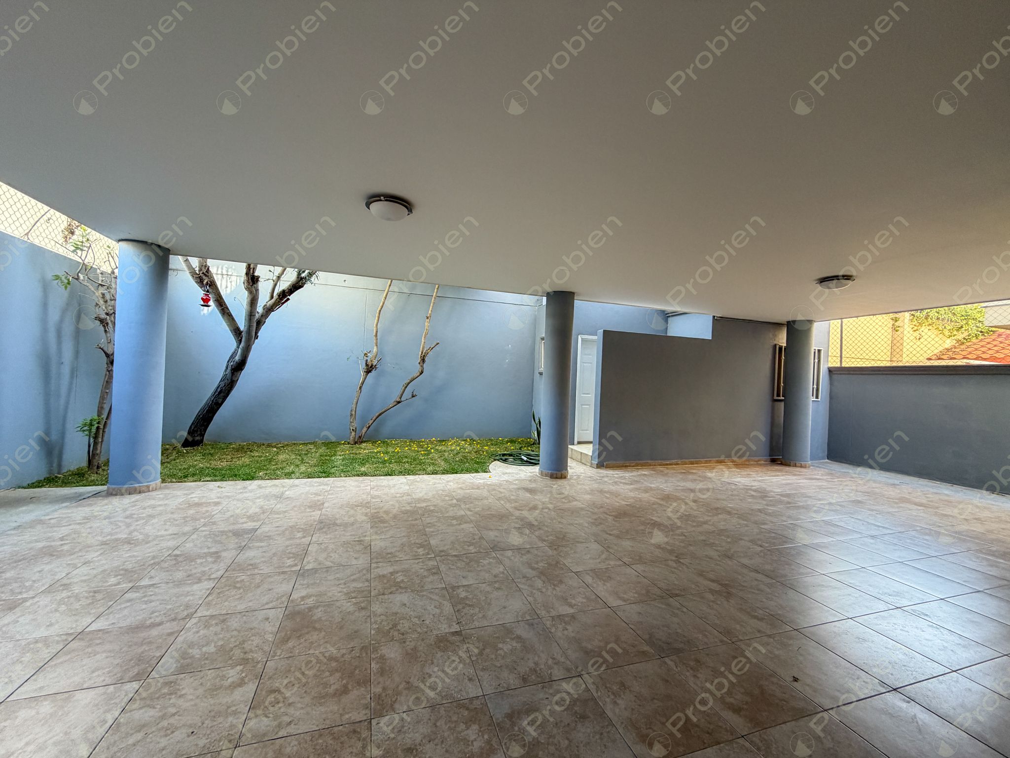 Casa en renta en Puerta de Hierro con 4 recámaras y amplio patio en Tijuana - Foto 13 de 27