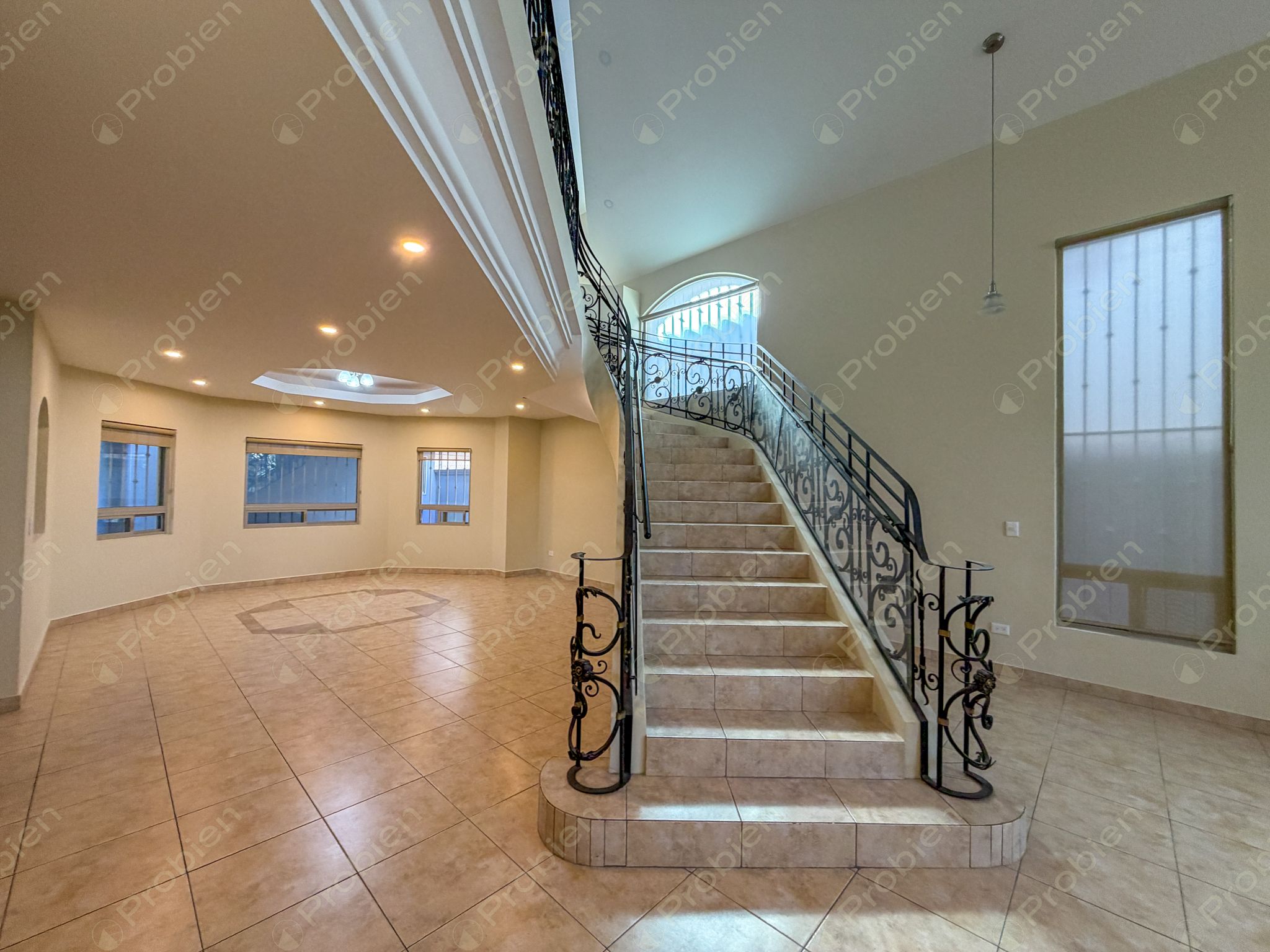 Casa en renta en Puerta de Hierro con 4 recámaras y amplio patio en Tijuana - Foto 14 de 27